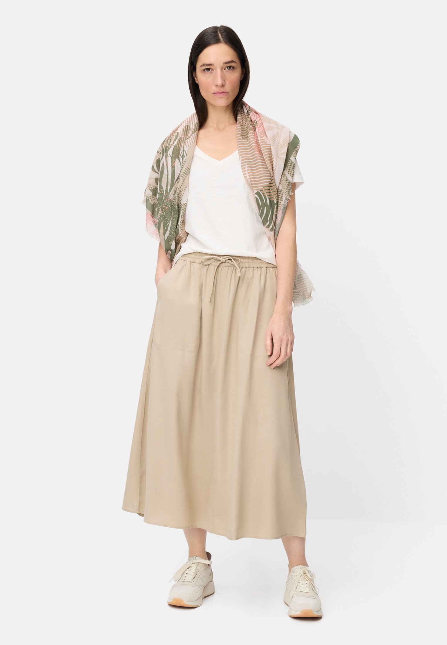 Women Skirt with drawstring Sand worn front full body