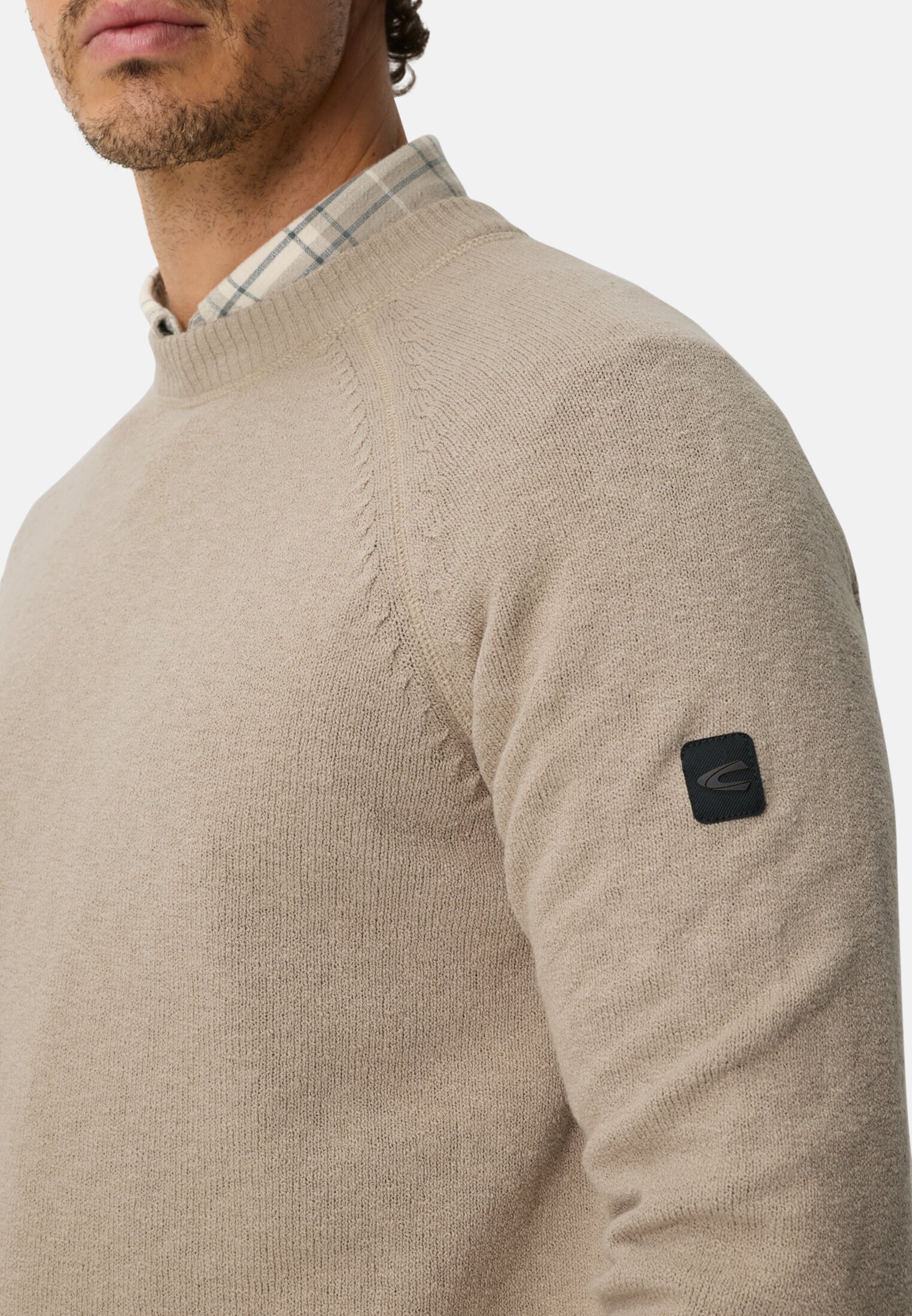 Men Pullover with crew neck Beige worn detail close