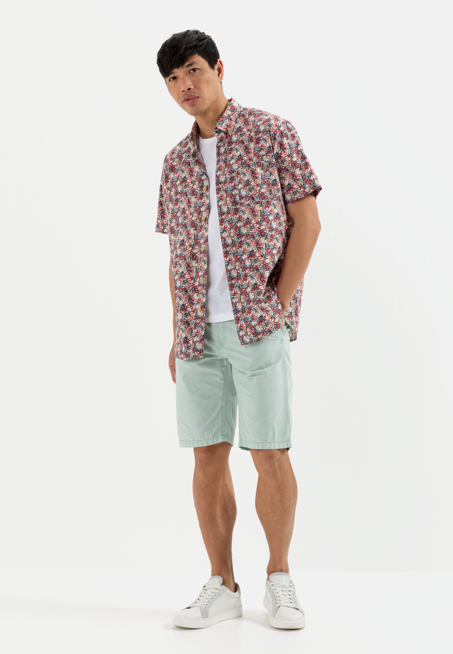 Men Chino shorts Regular Fit Light green worn front full body