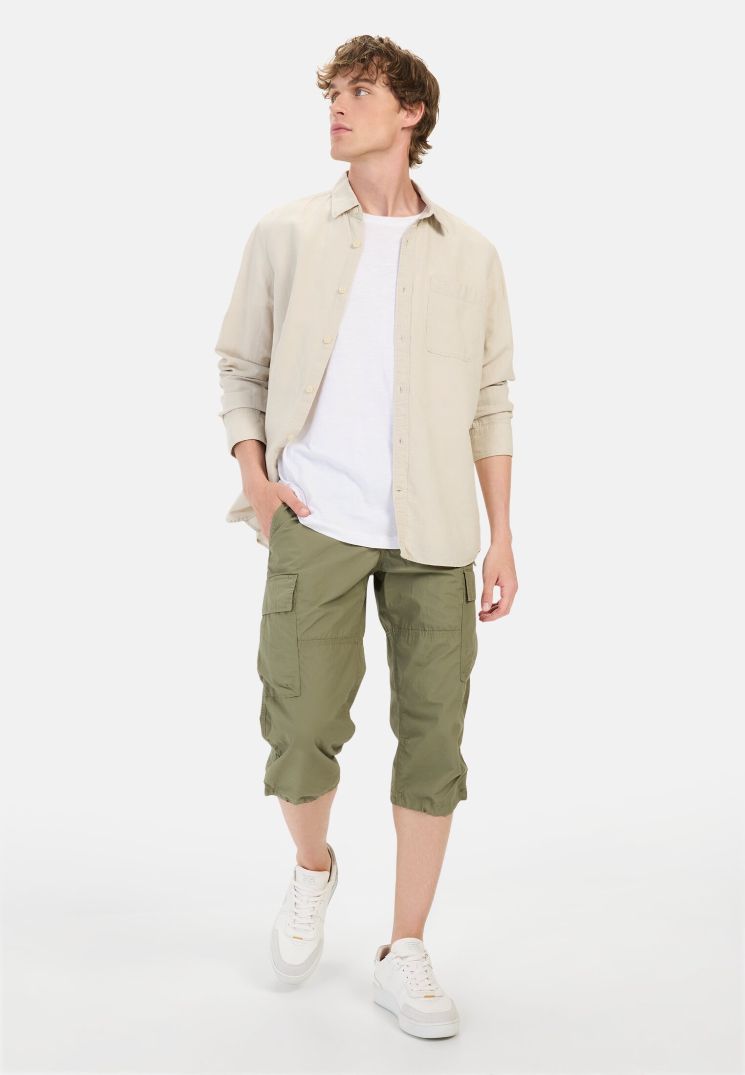 Men 3/4 Cargo-Shorts Regular Fit Khaki worn front full body