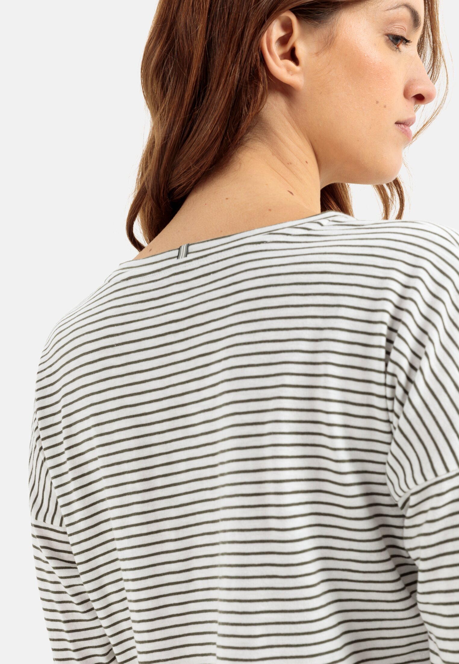 Women Organic cotton long sleeve shirt Olive worn detail close