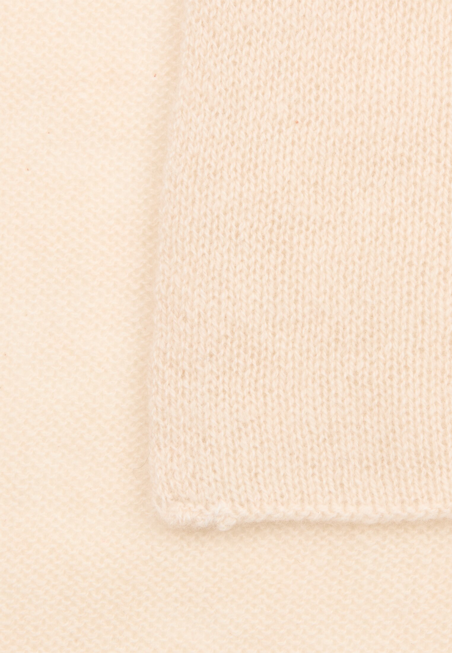 Women Cashmere scarf made of soft polyester with a knitted look Almond front close