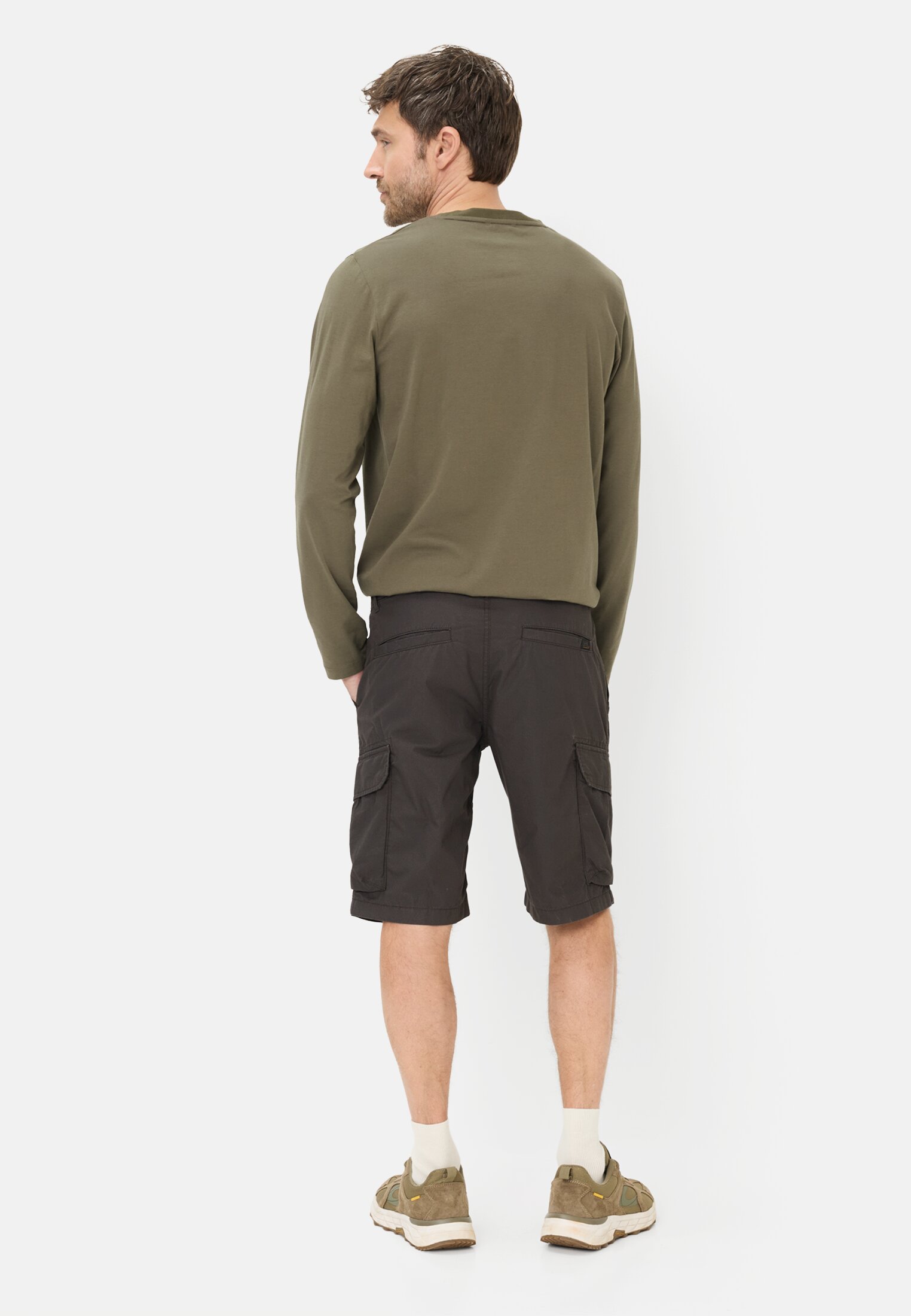 Men Cargoshorts made of pure cotton Black worn back