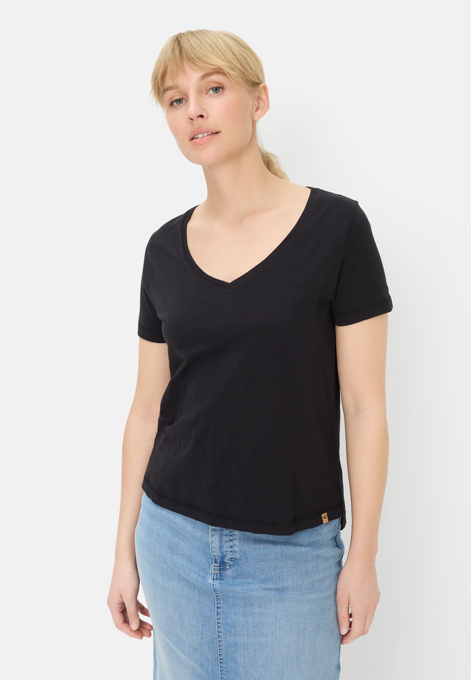 Damen T-Shirt aus 100% Baumwolle Kaviar getragen vorn