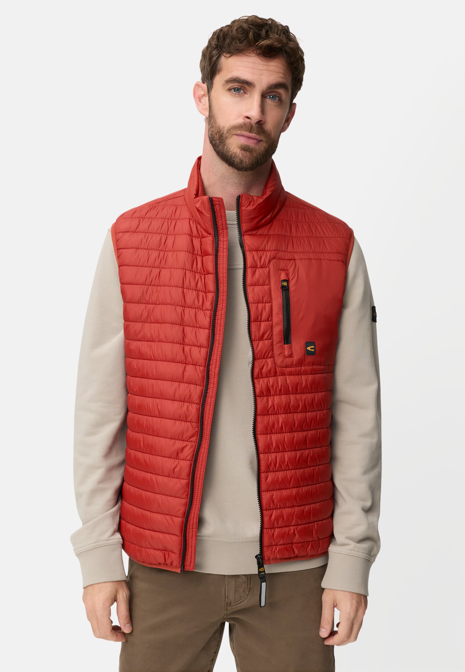 Herren Weste mit wasserabweisender Funktion Rot getragen vorn