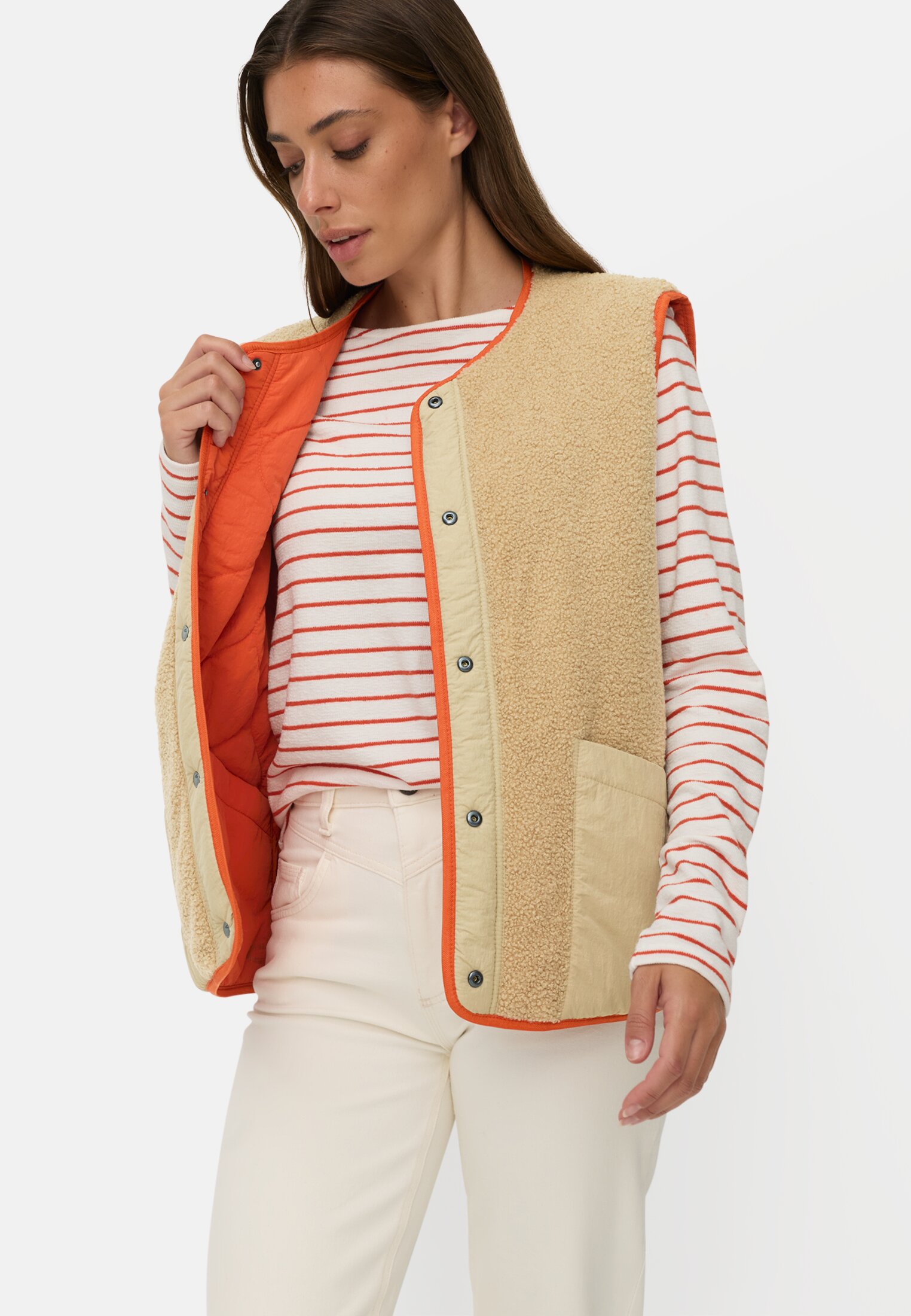 Women Reversible teddy vest in oversized fit Orange worn emotional