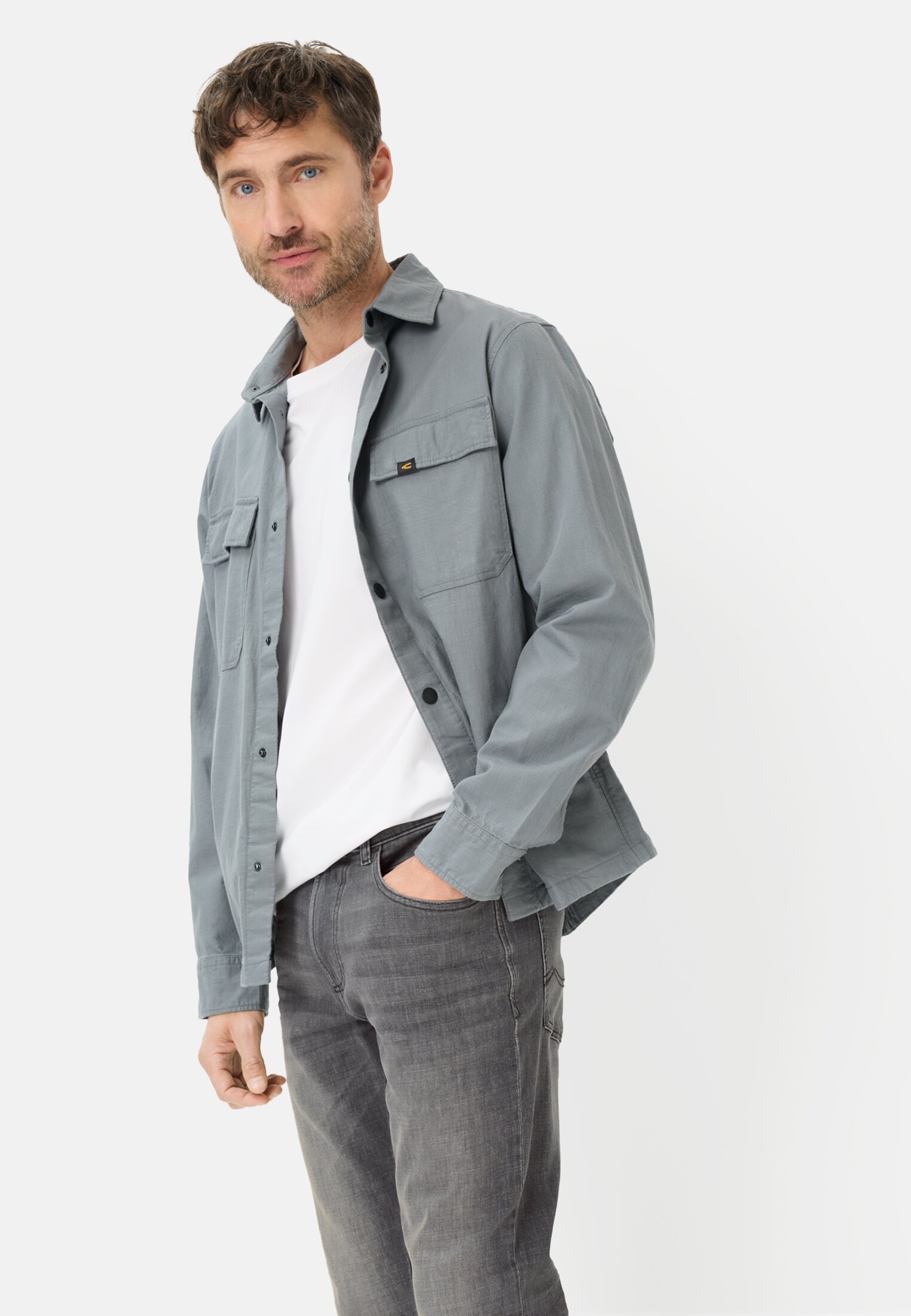 Men fleXXXactive® trousers with cooling performance Stone Gray worn emotional