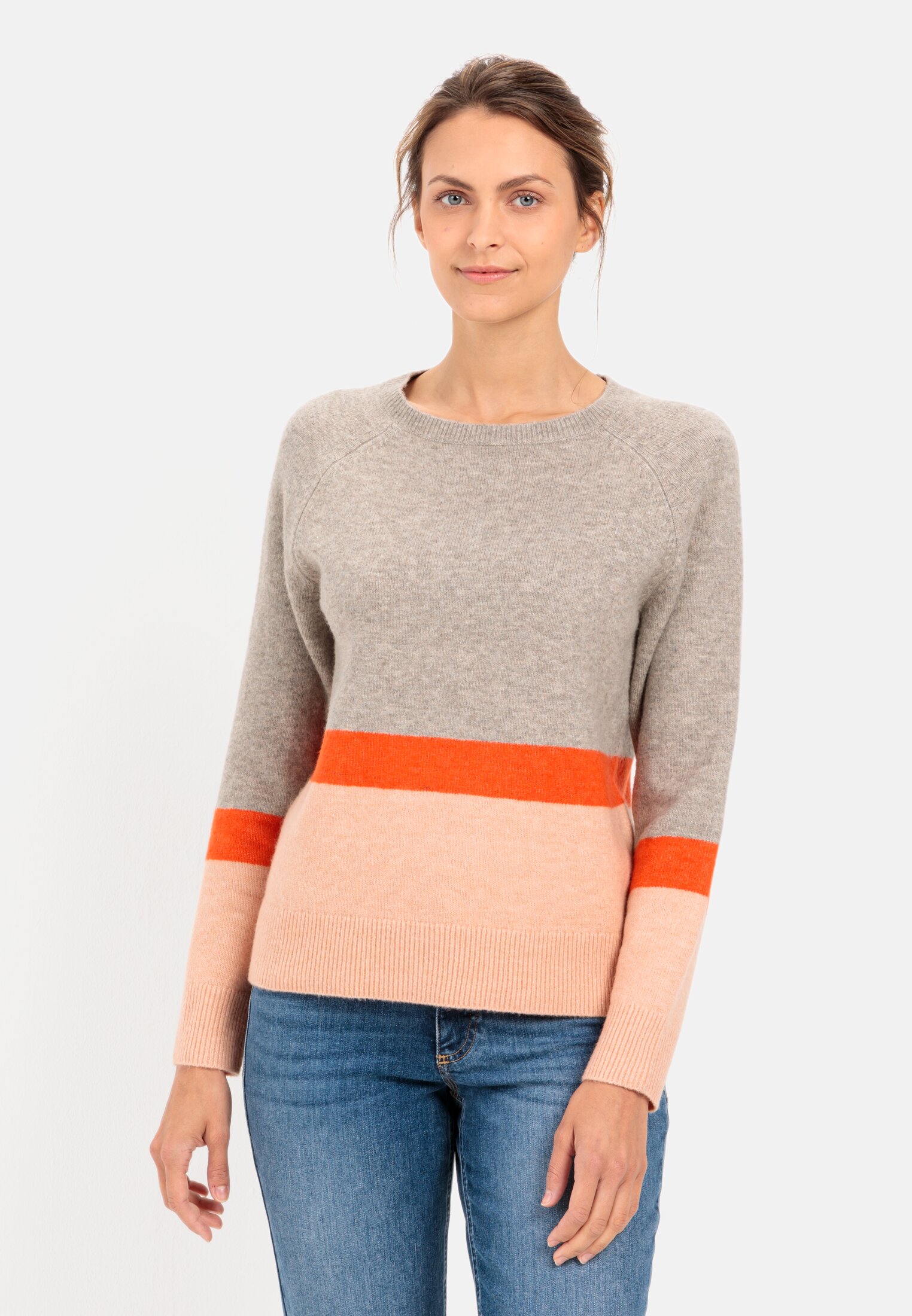 Women Knitted jumper in colour block stripes Rose Grey worn front