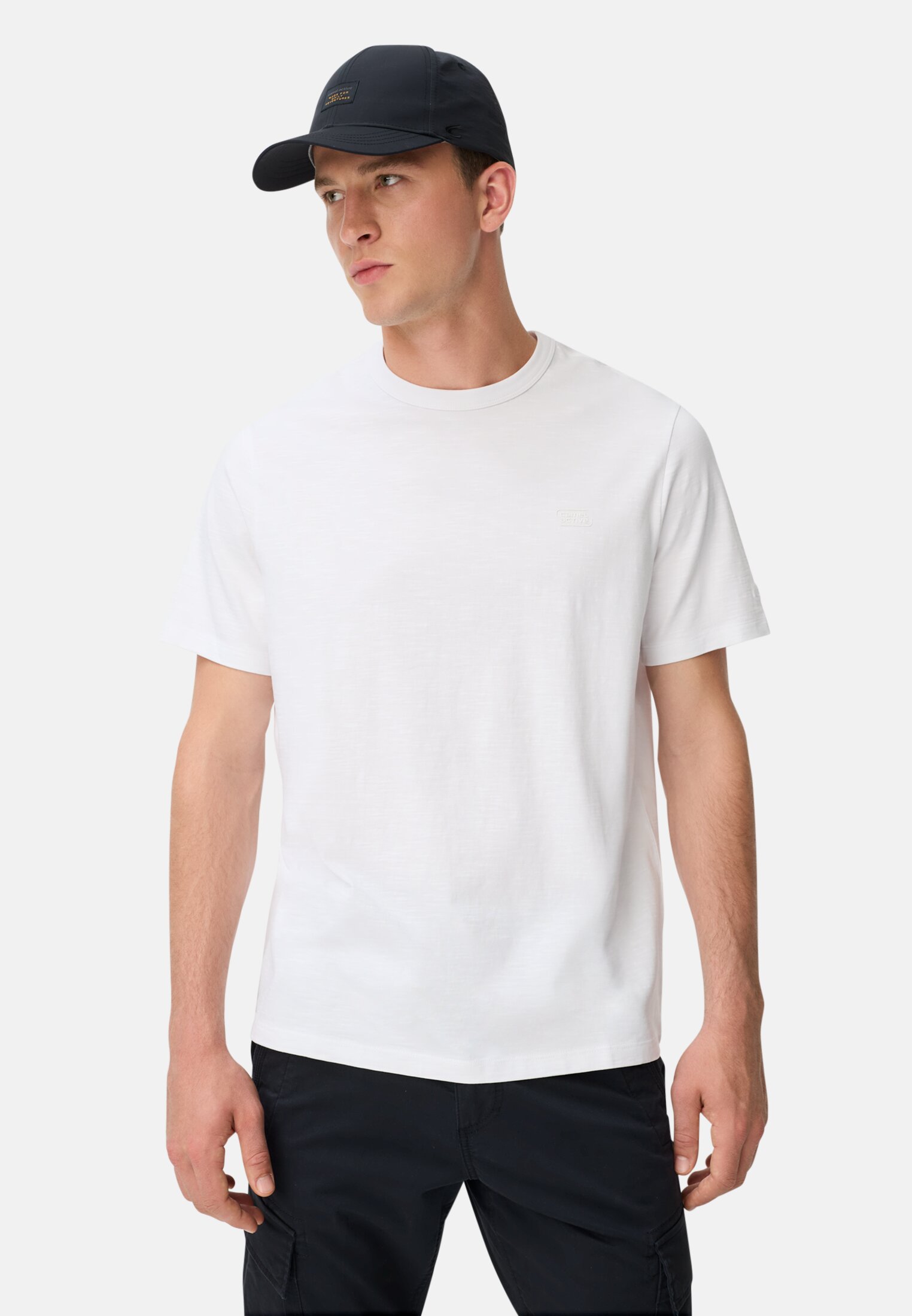 Herren Organic T-Shirt aus reiner Baumwolle mit Rundhalsausschnitt Weiß getragen vorn