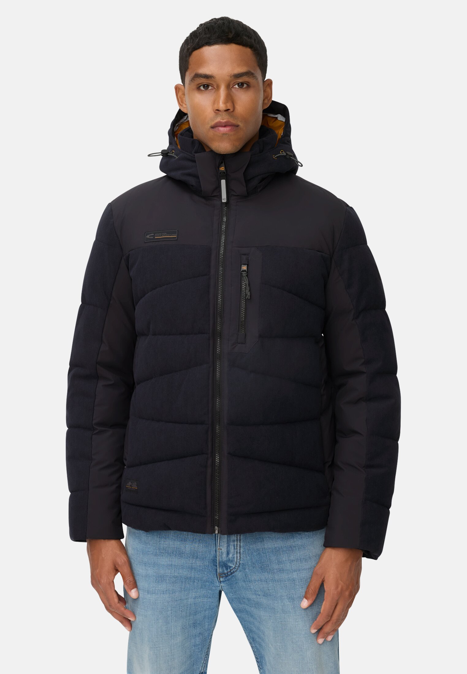 Herren Steppjacke mit abnehmbarer Kapuze Navyblau getragen vorn