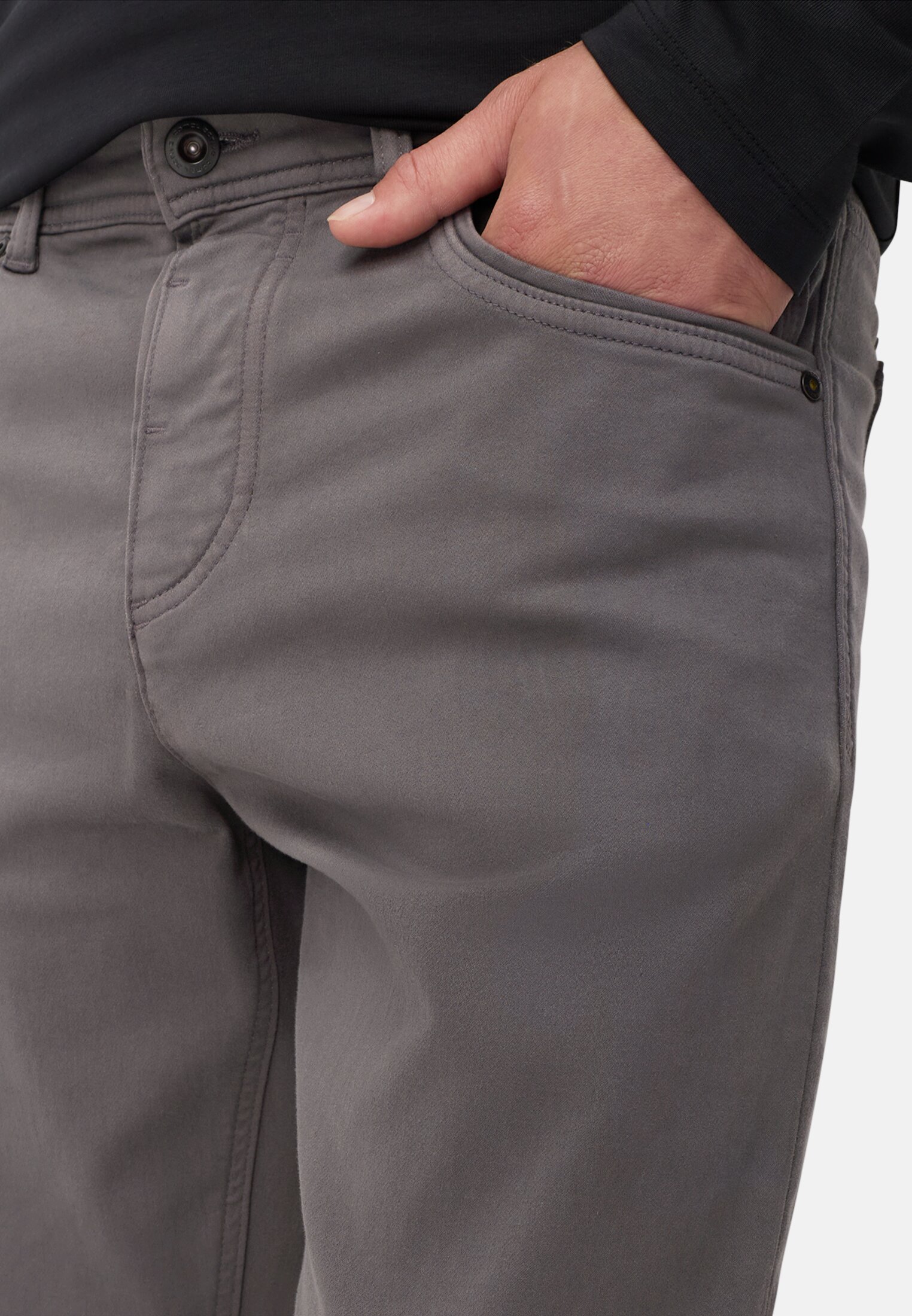 Herren Regular Fit fleXXXactive© Hose Graphitgrau getragen detailliert nah