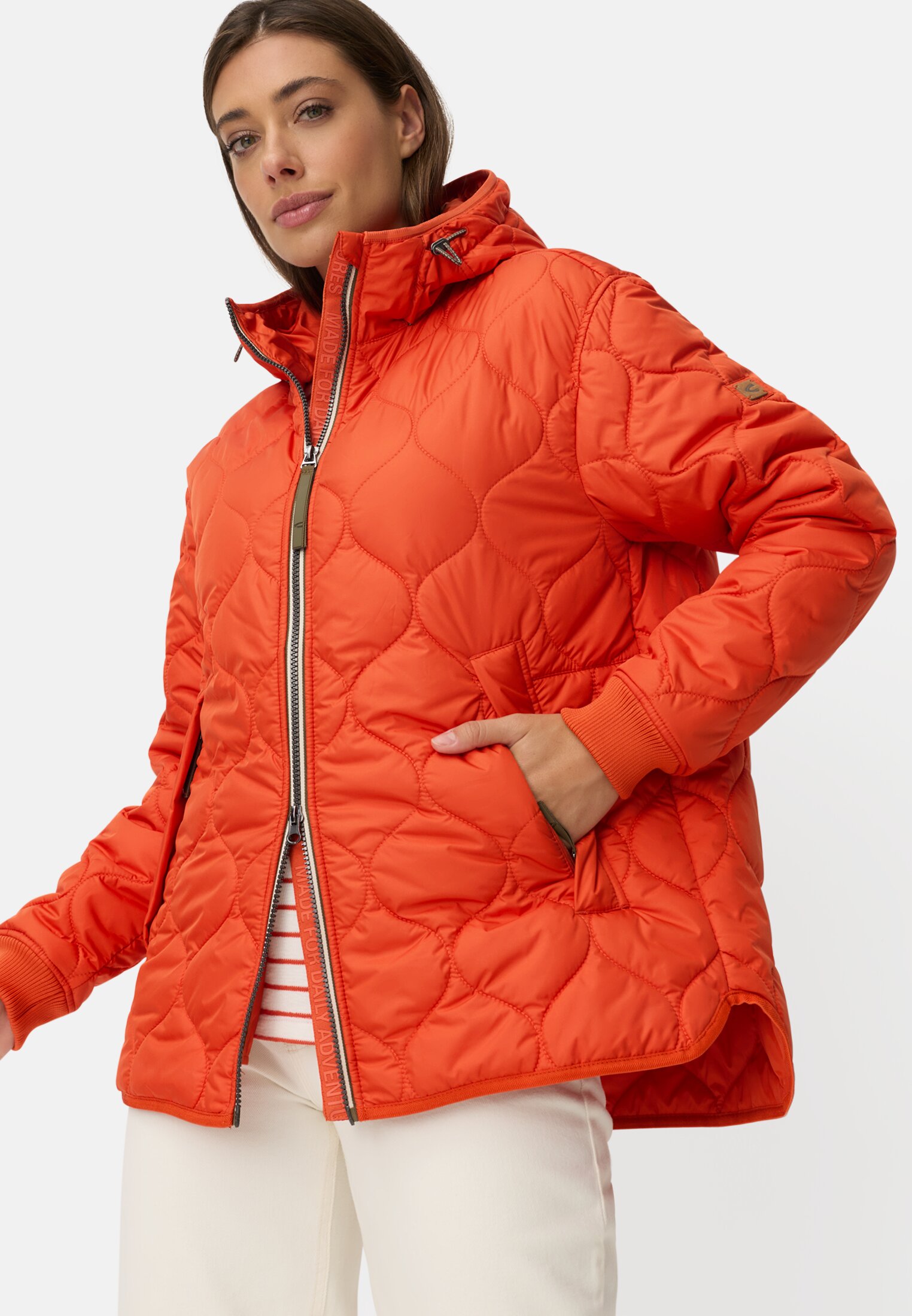 Women Water-repellent oversized jacket with 2-way zipper Orange worn emotional