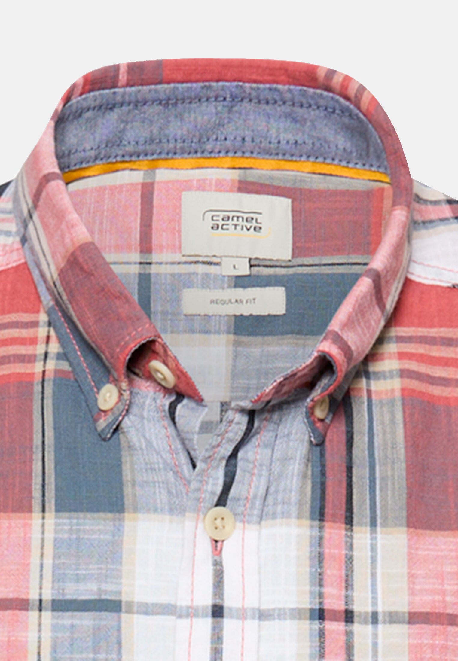 Men Check shirt made from 100% cotton Red front close