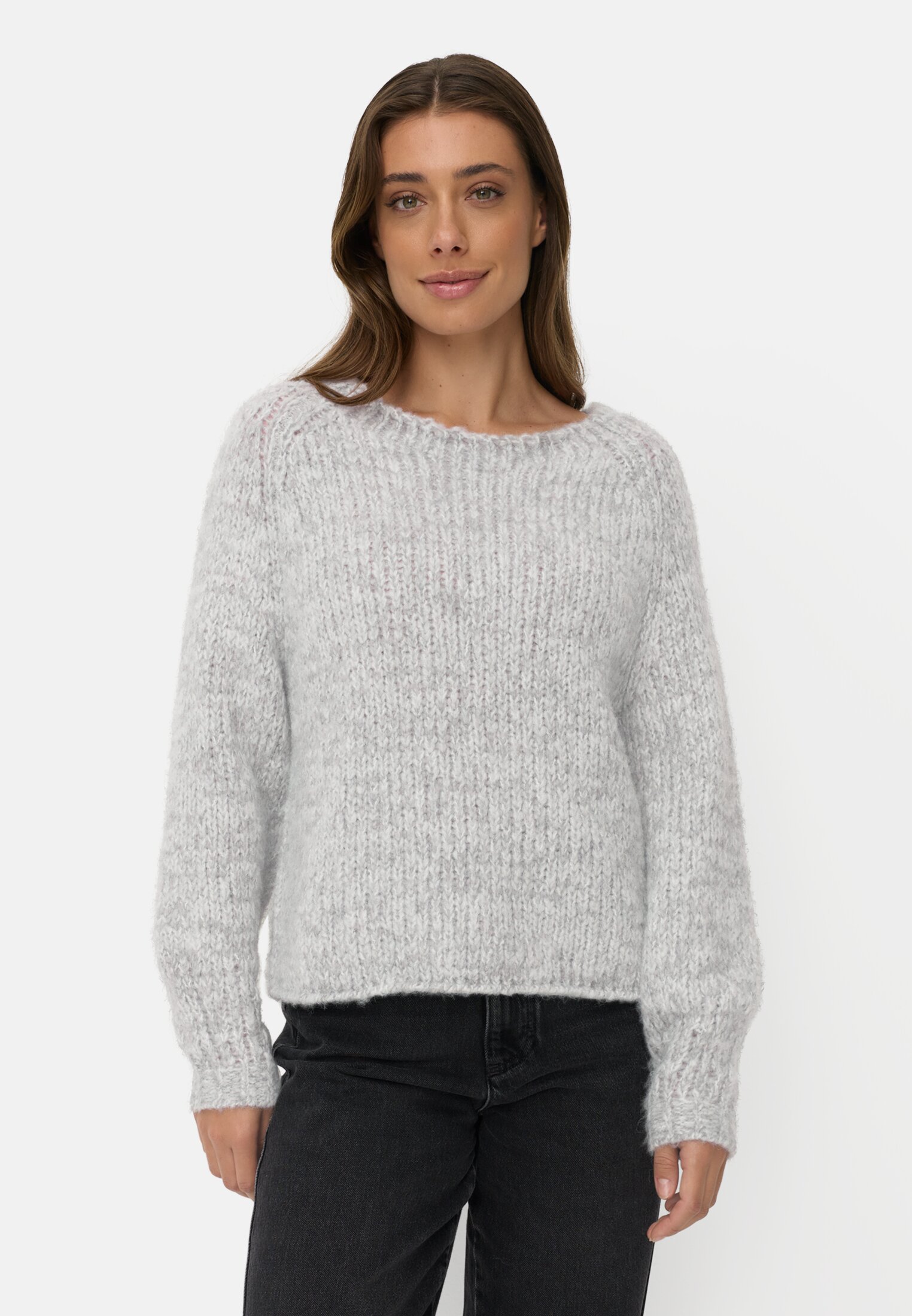 Damen Strickpullover mit weiten Ärmeln Grau getragen vorn