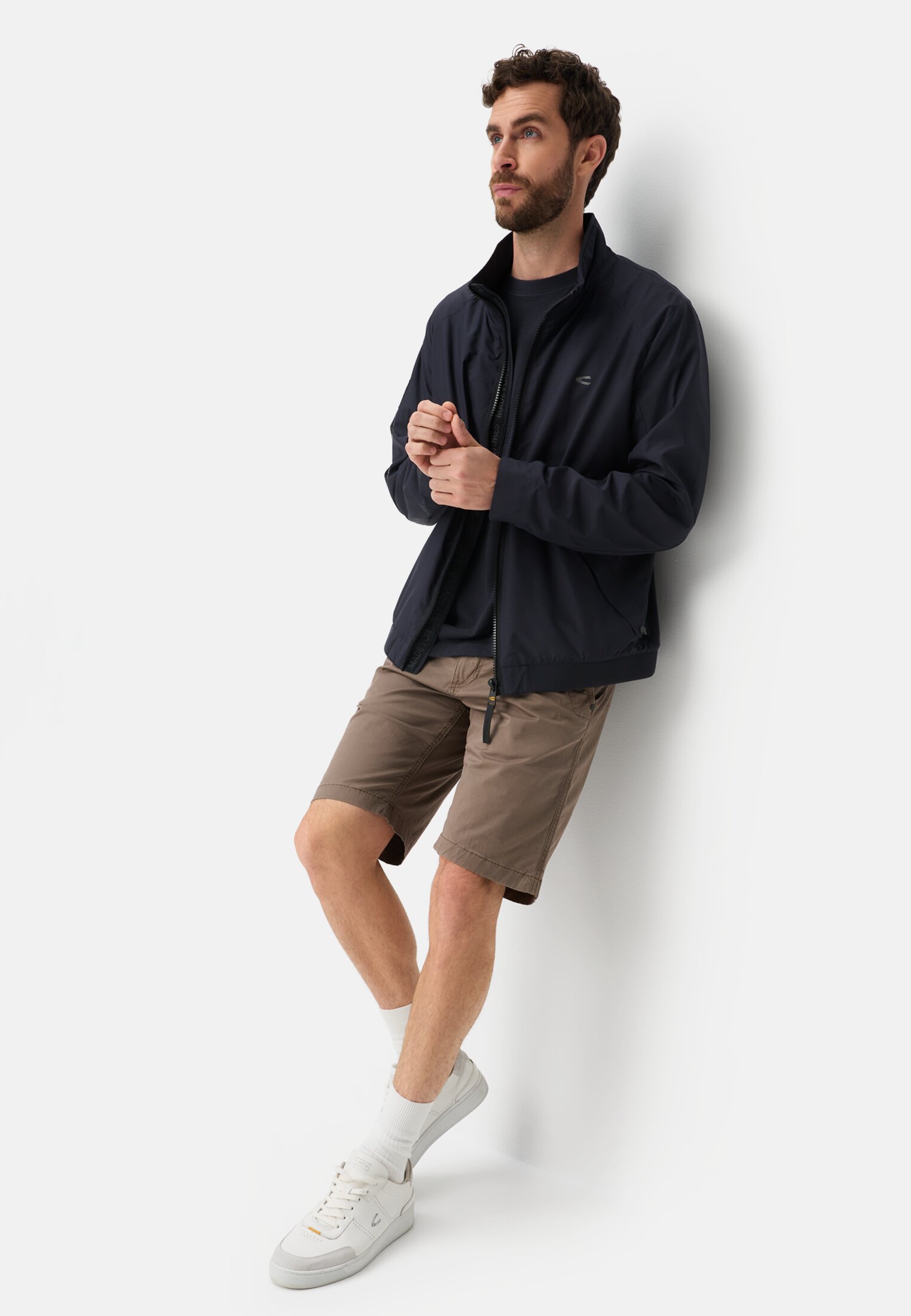 Heren T-shirt van puur katoen Donkerblauw gedragen emotional