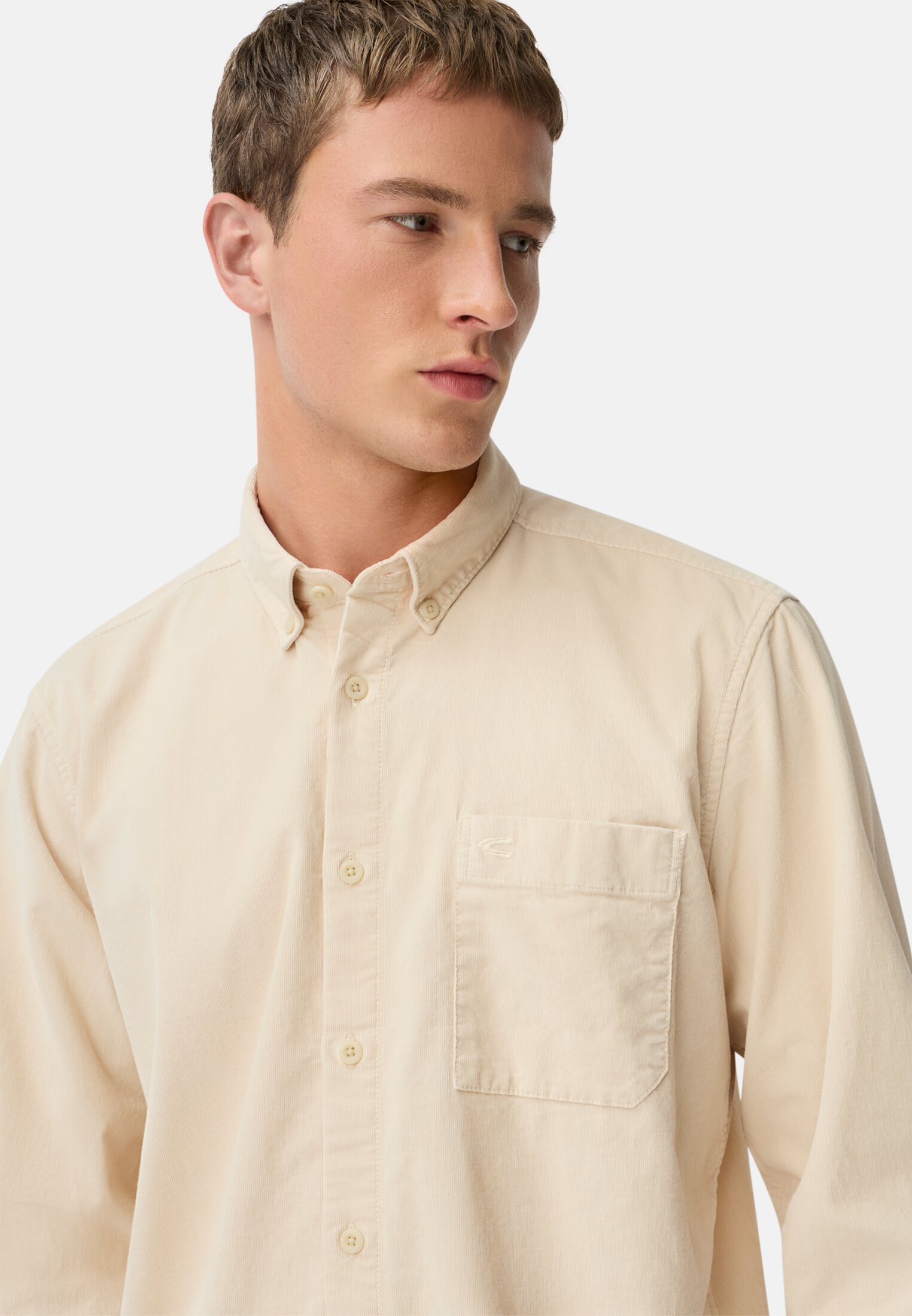 Herren fleXXXactive® Langarm Shirt mit Button-Down-Kragen und Brusttasche Hafer getragen emotional
