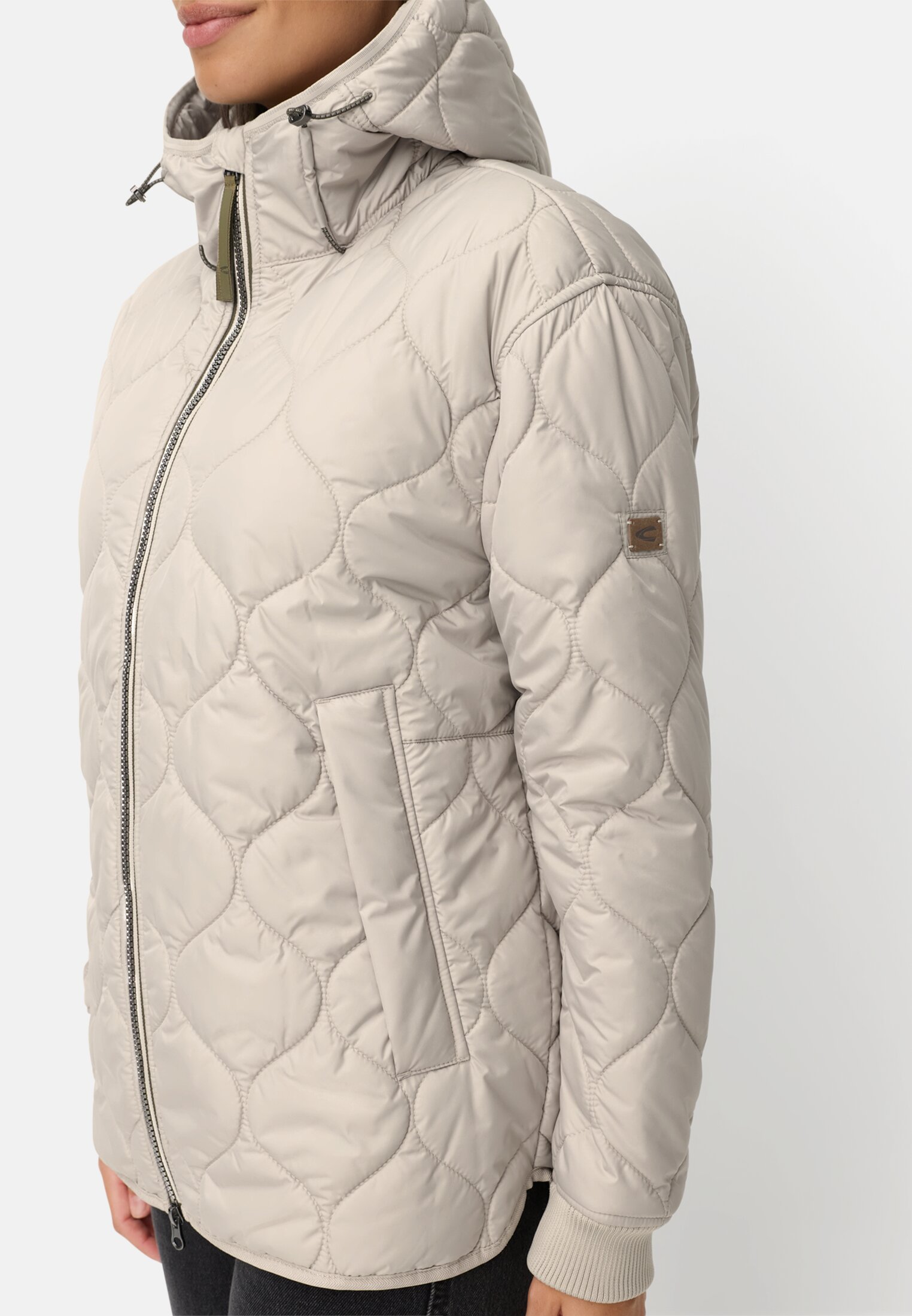 Women Water-repellent oversized jacket with 2-way zipper Grey worn detail close