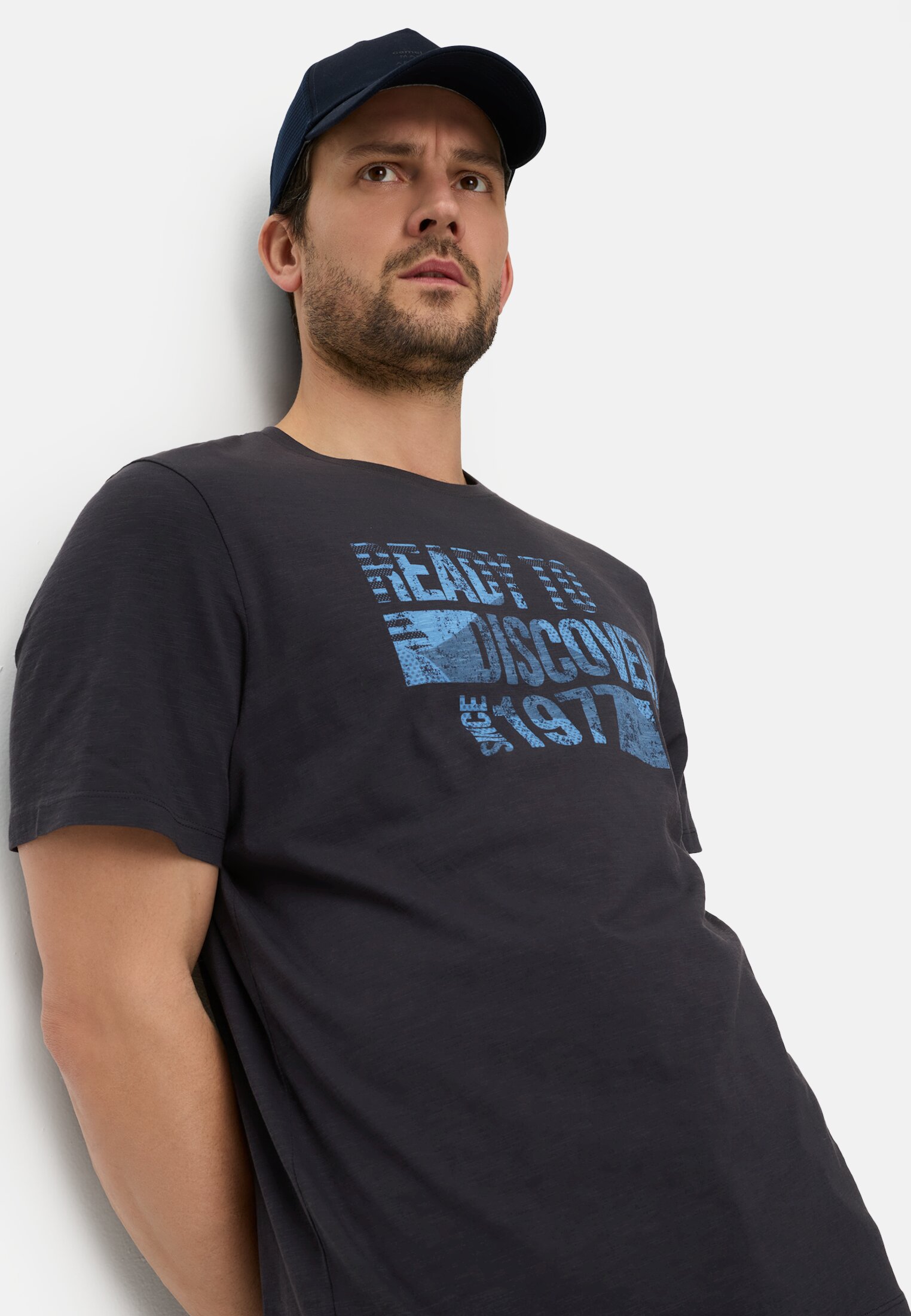 Men T-shirt made of pure cotton Dark Blue worn emotional