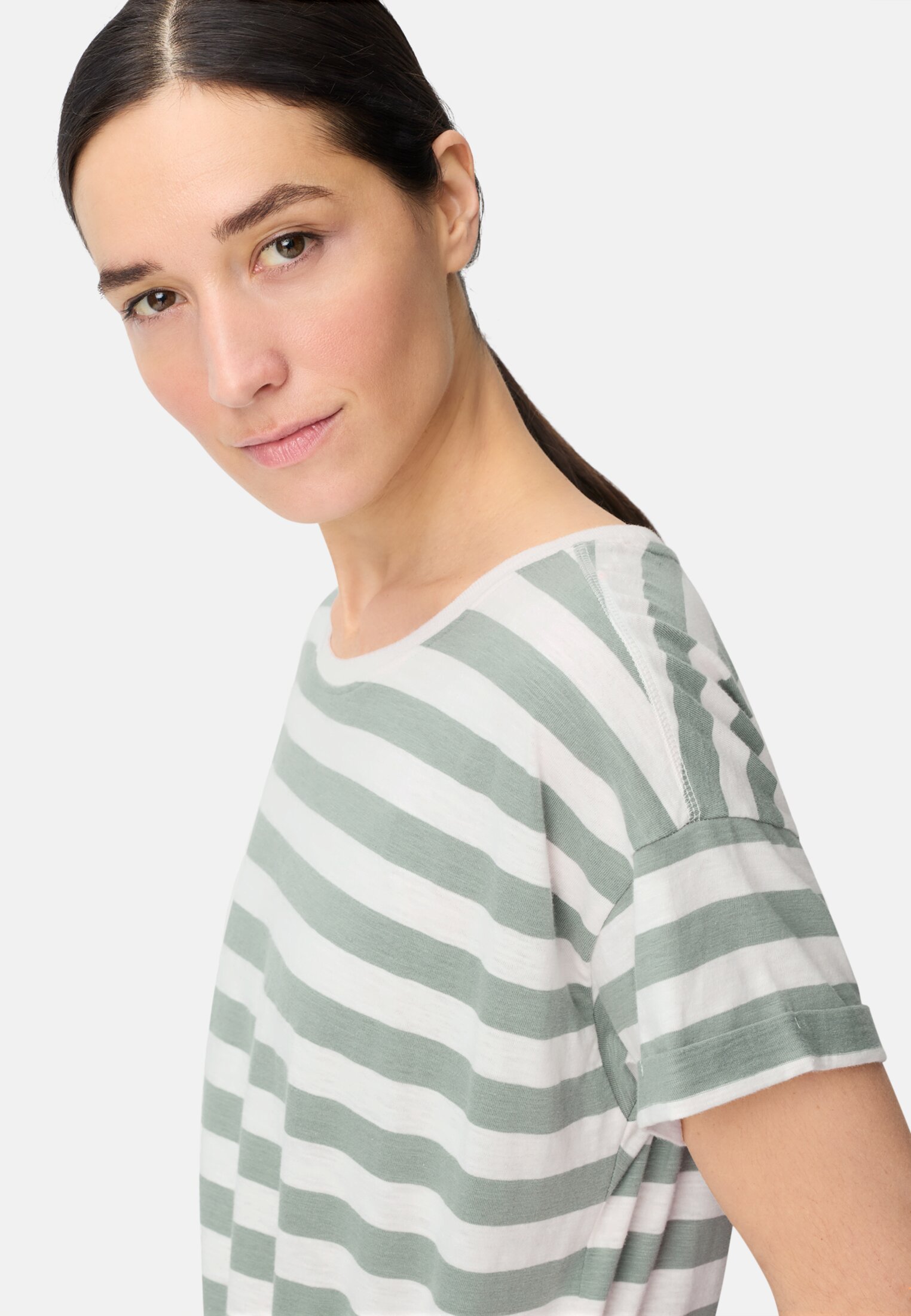 Damen Kleid mit Tunnelzug Jadeblau getragen detailliert nah