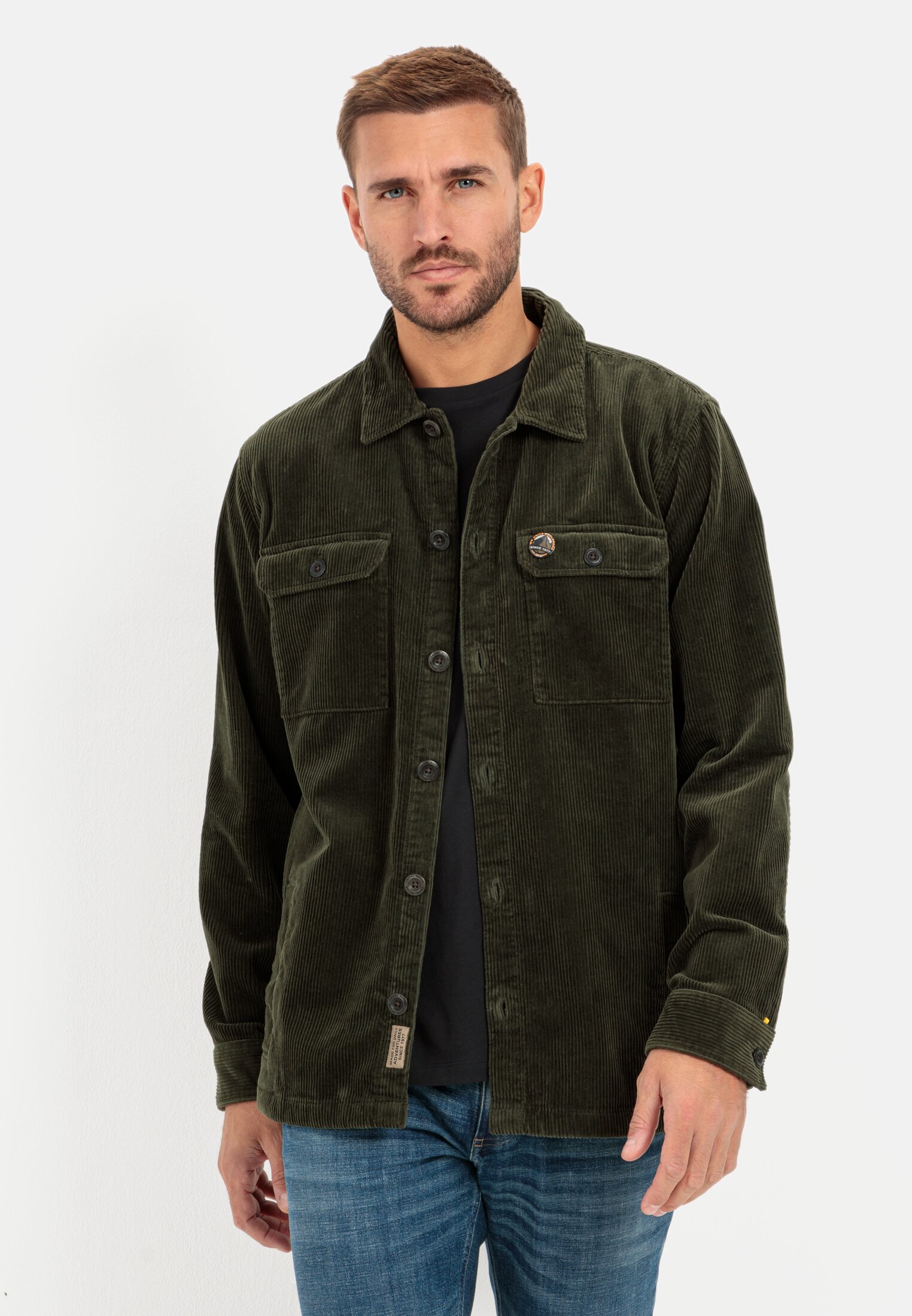 Herren Cord Overshirt aus reiner Baumwolle Dunkel khaki getragen vorn