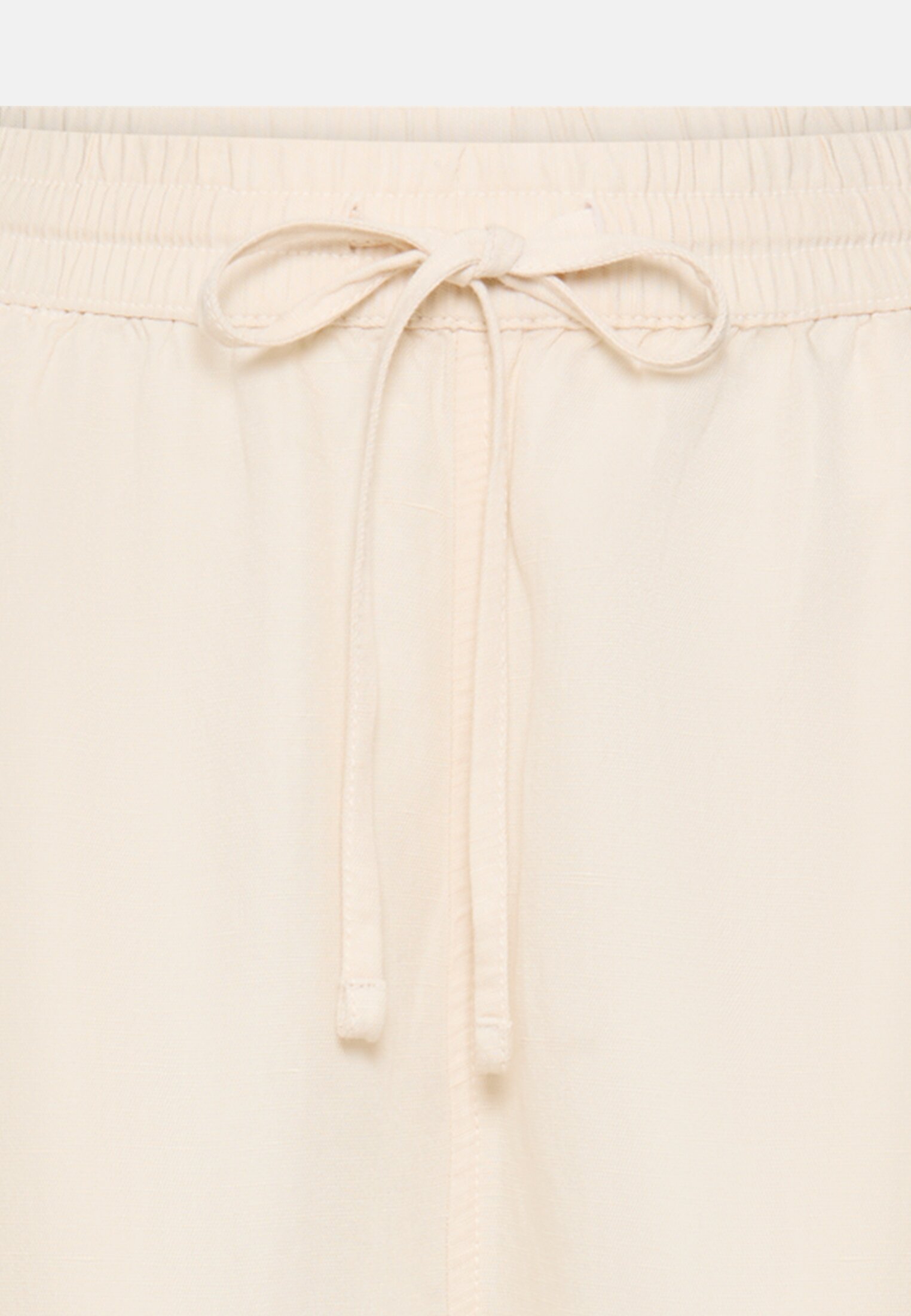 Women Bermuda shorts with drawstring Milk White front close