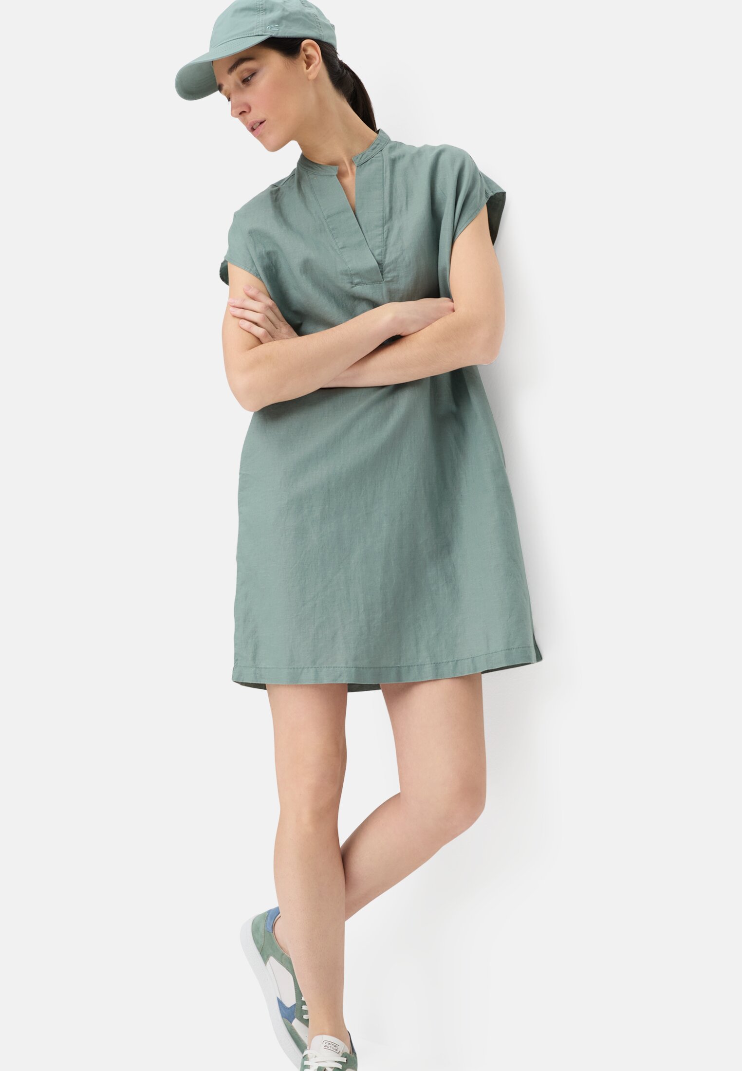 Women Dress with side pockets Jade Blue worn emotional