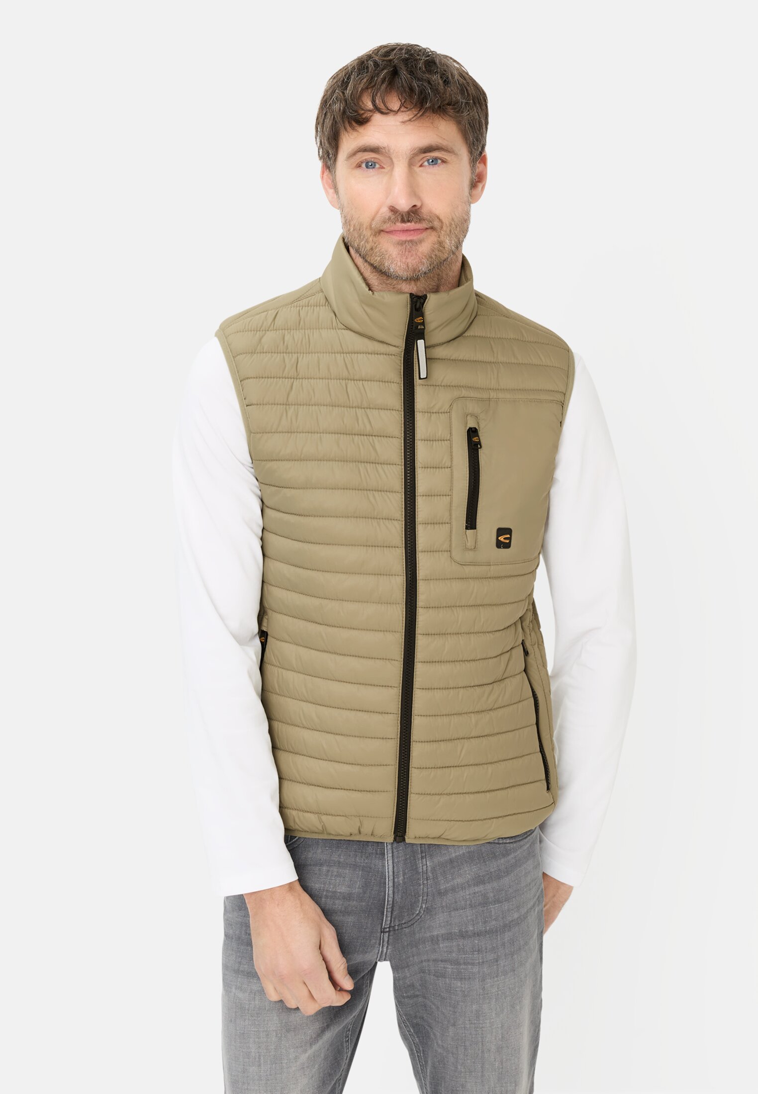 Men Vest with water-repellent function Khaki worn front