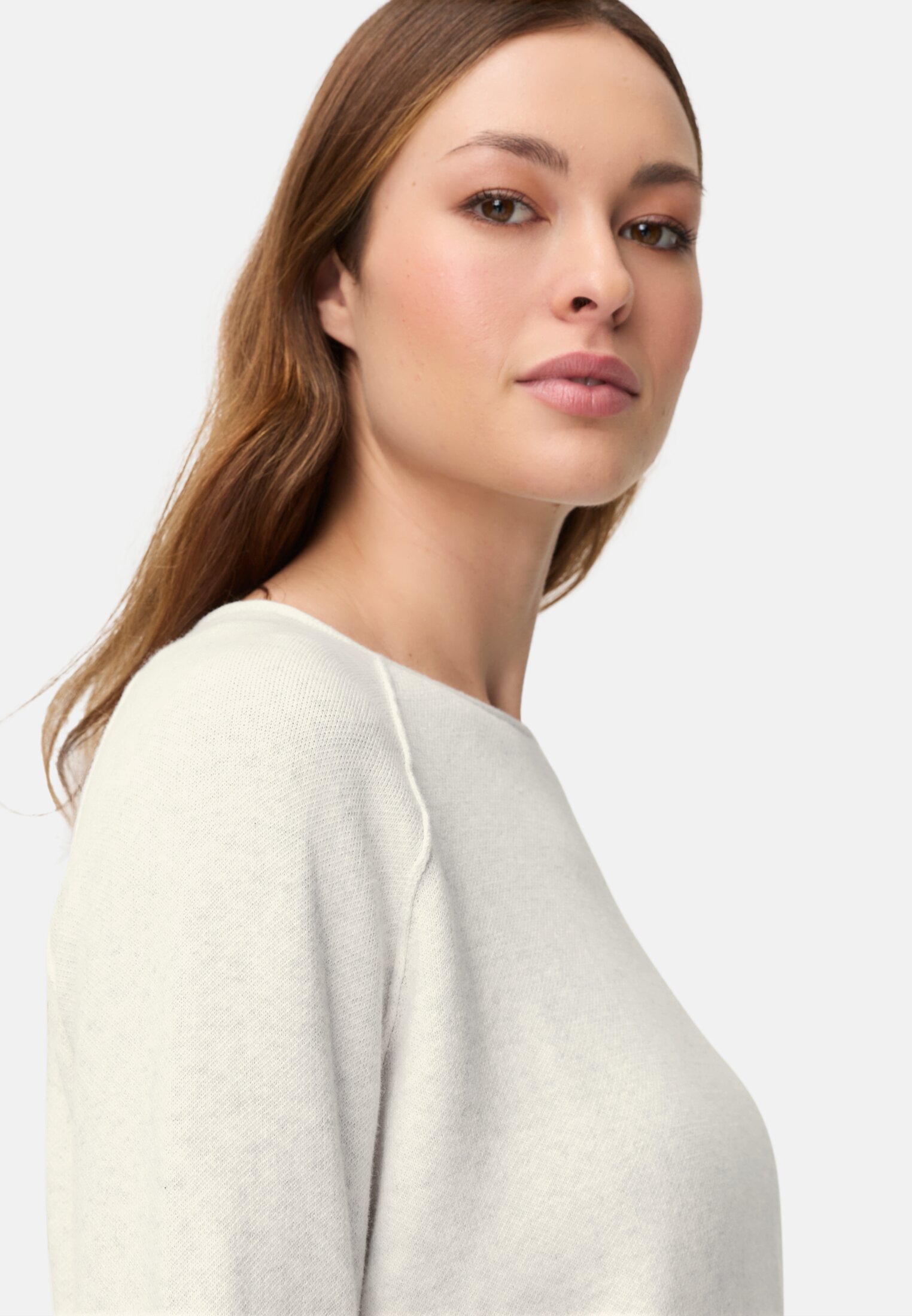 Women Knit sweater with crew neck Pearl White worn detail close