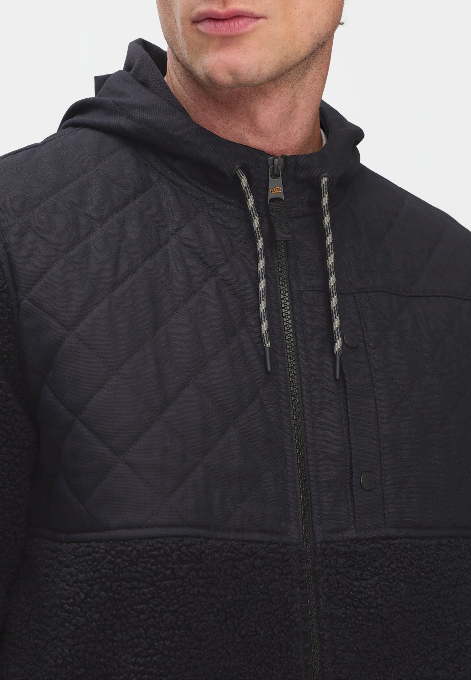 Heren Fleecevest met capuchon en zijzakken Navyblauw gedragen detail dichtbij
