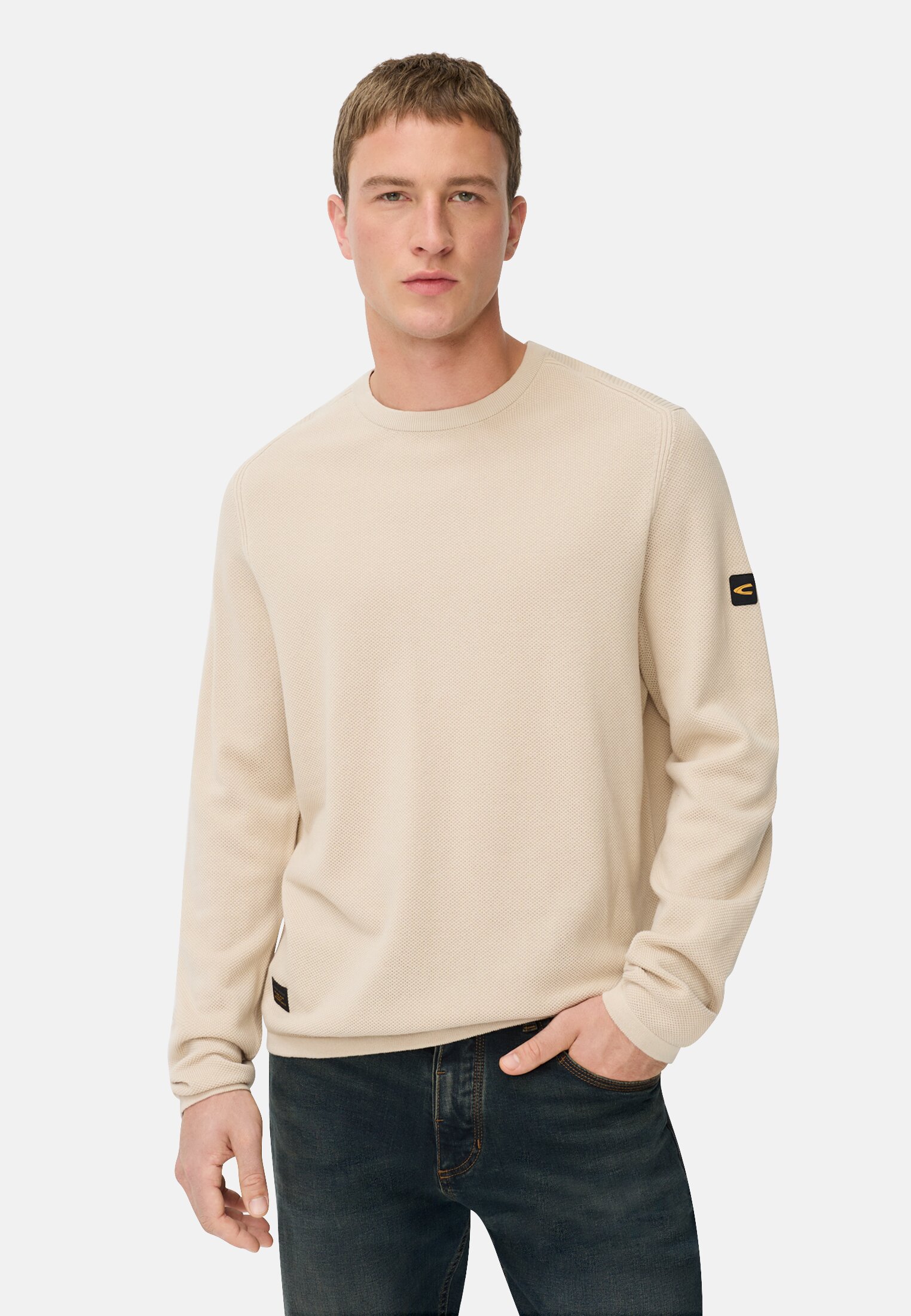 Herren Pullover aus reiner Baumwolle Hafer getragen vorn