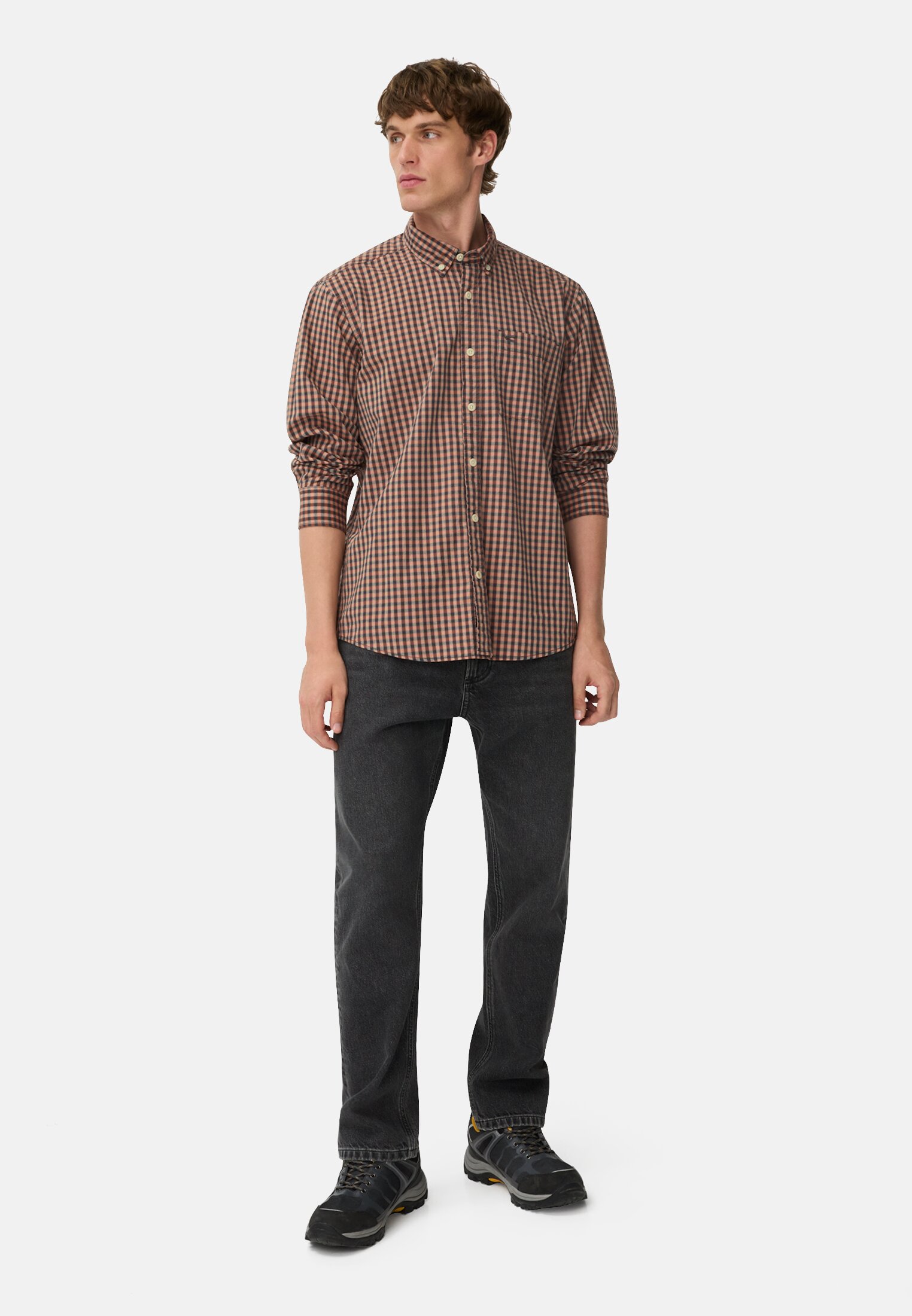 Men Long-sleeved shirt with button-down collar and chest pocket Cinnamon worn front full body