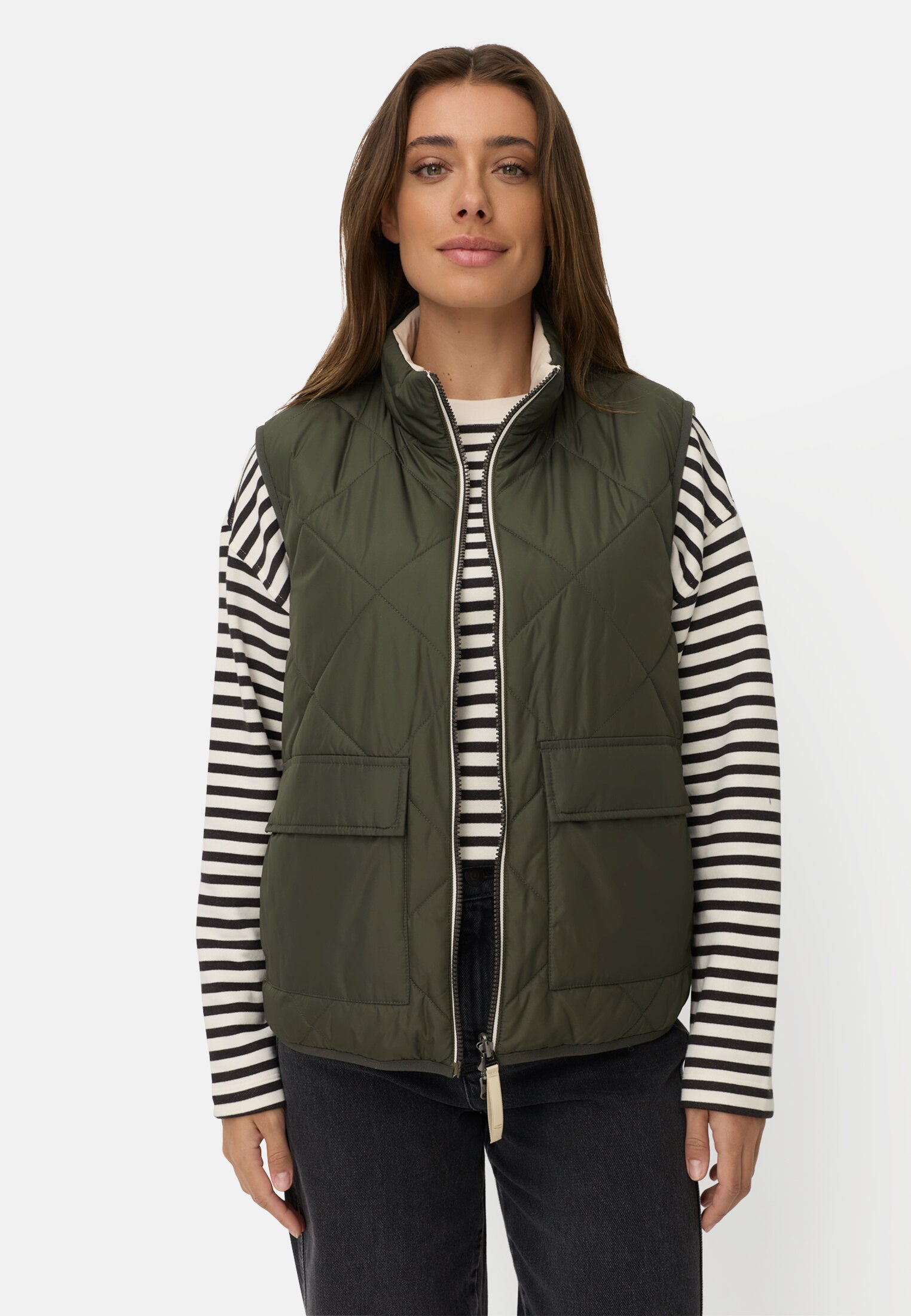 Women Reversible vest with 2-way zipper Forest Green worn front