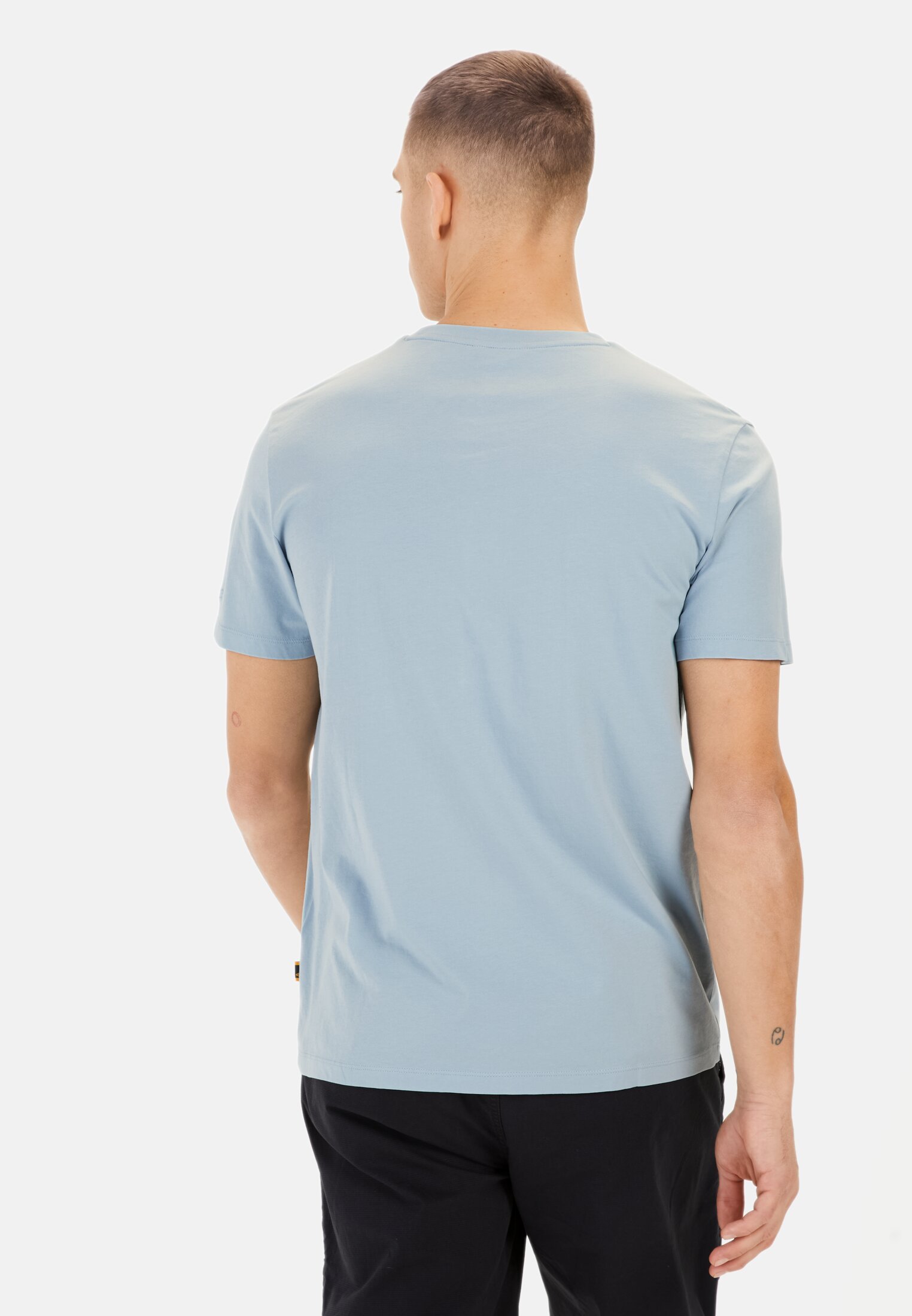 Men T-shirt made from organic cotton Blue worn back