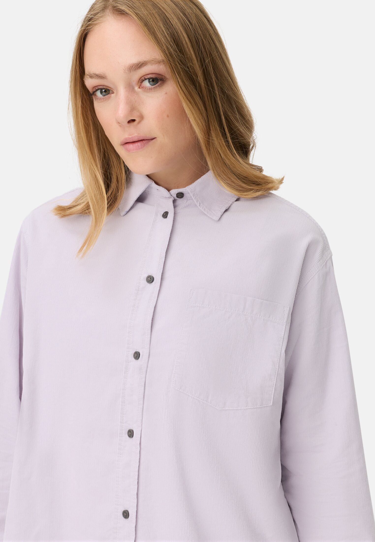 Women Blouse with chest pocket Purple worn detail close