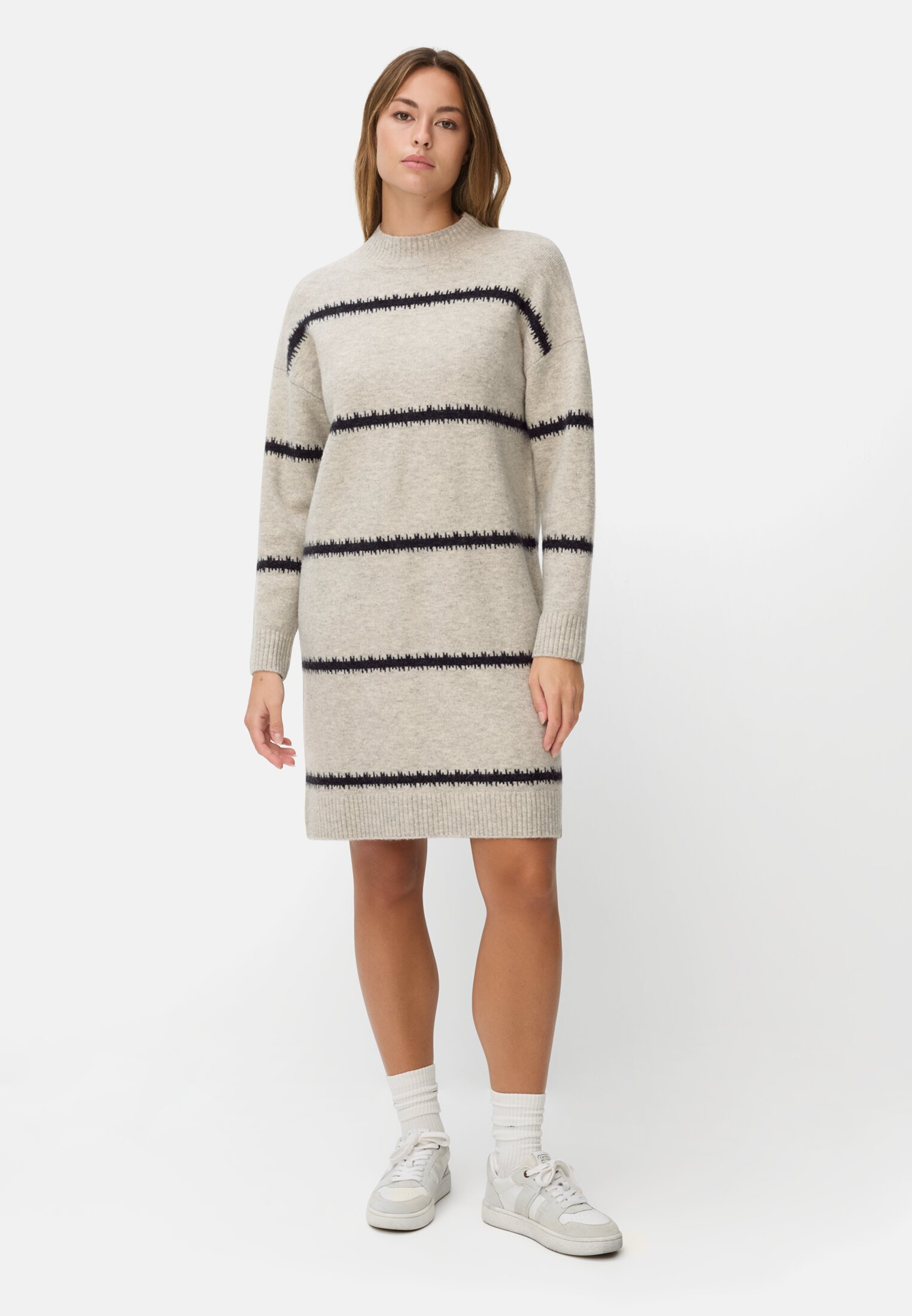 Vrouwen Gebreide jurk met opstaande kraag Beige gedragen voor lichaam compleet