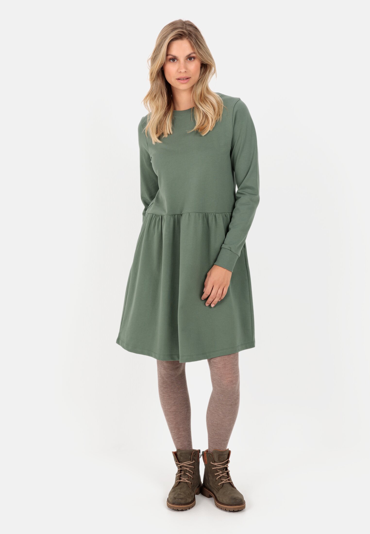Damen Sweatkleid aus Organic Cotton Khaki getragen vorne Ganzkörper