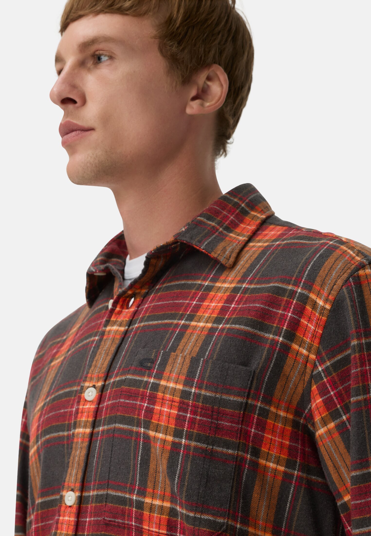 Herren fleXXXactive® Langarmhemd aus leichtem Flanell Orange getragen detailliert nah