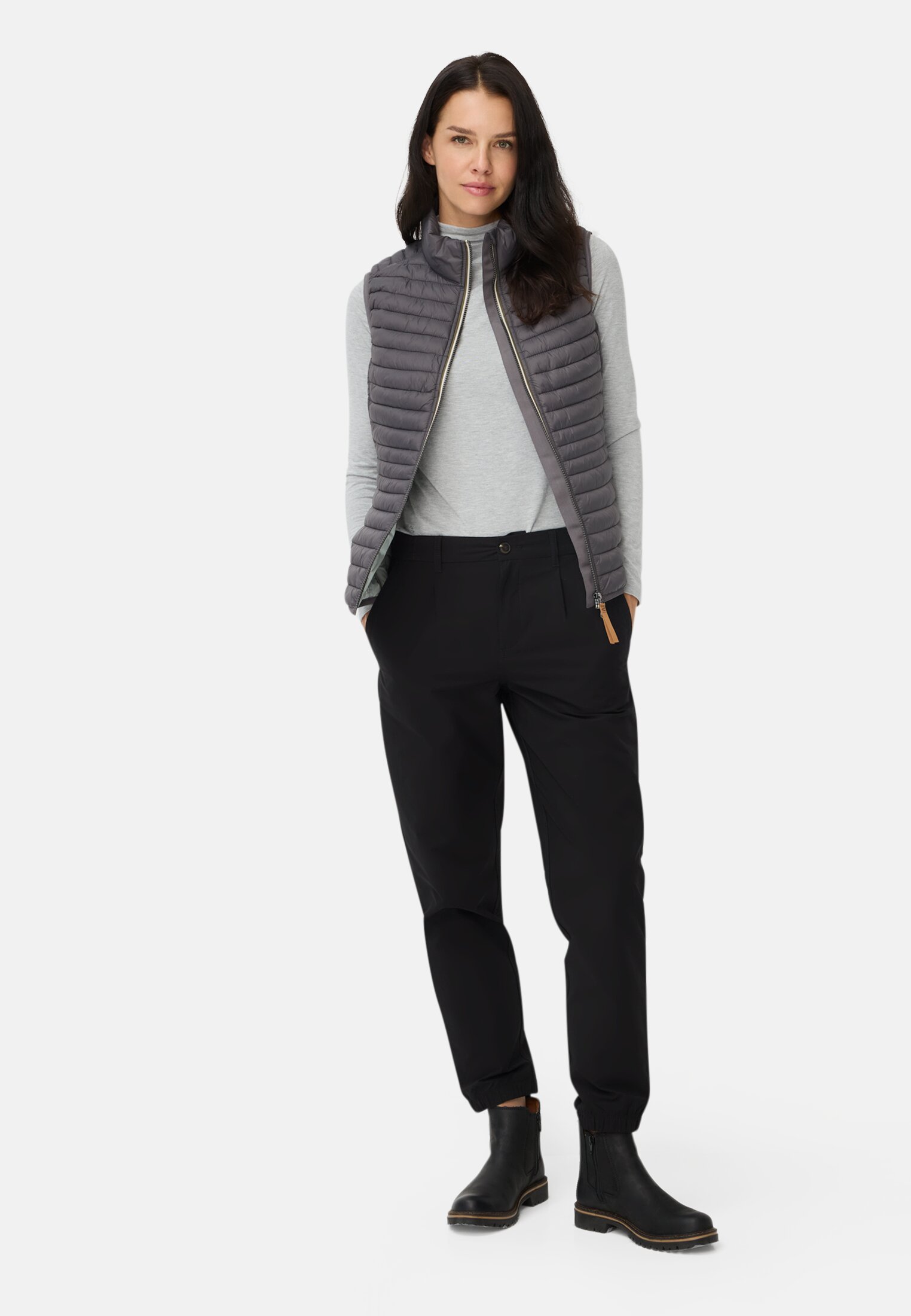 Women Quilted vest with reflective details Grey worn front full body