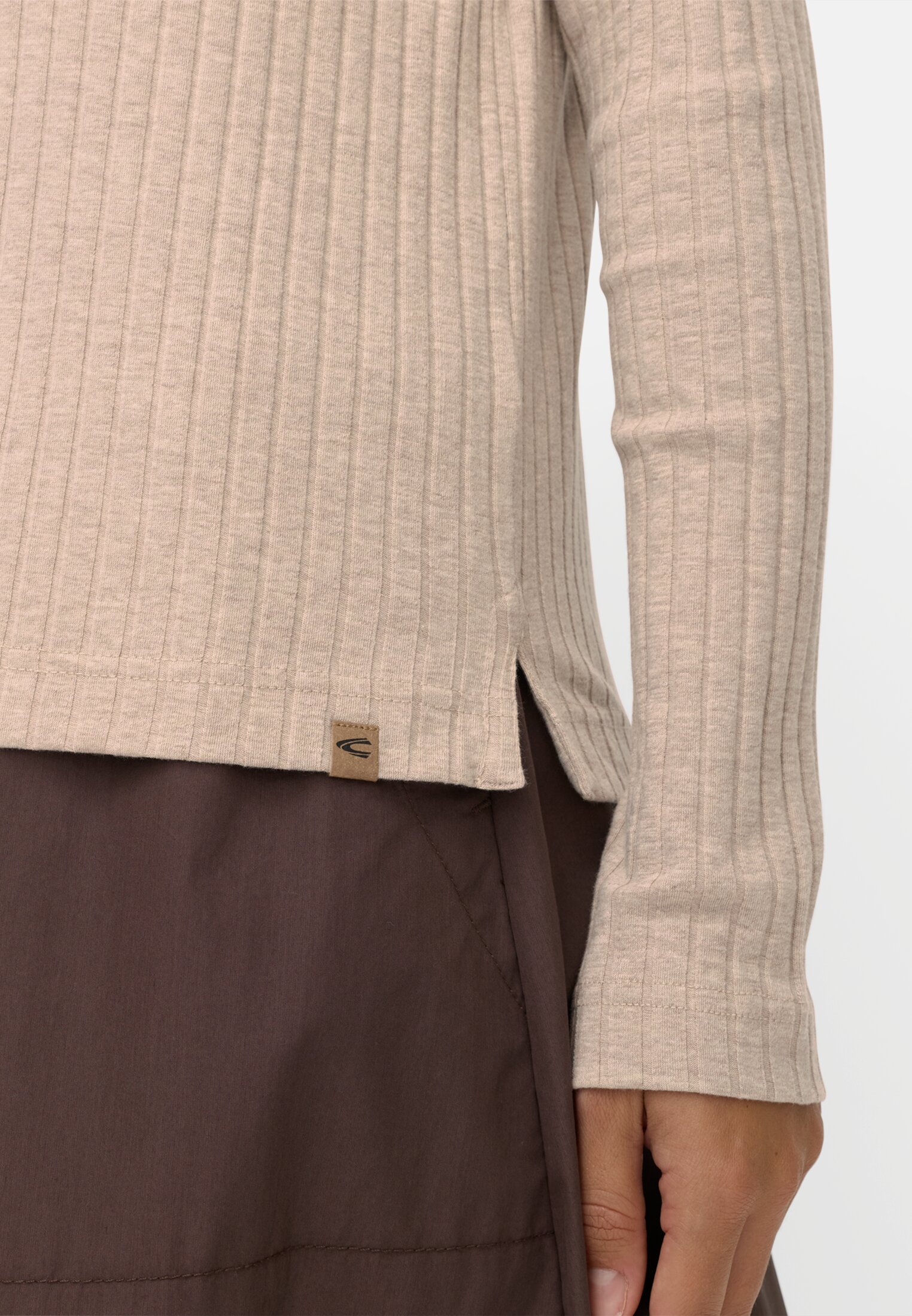 Women Jersey shirt with ribbed collar Beige worn detail close