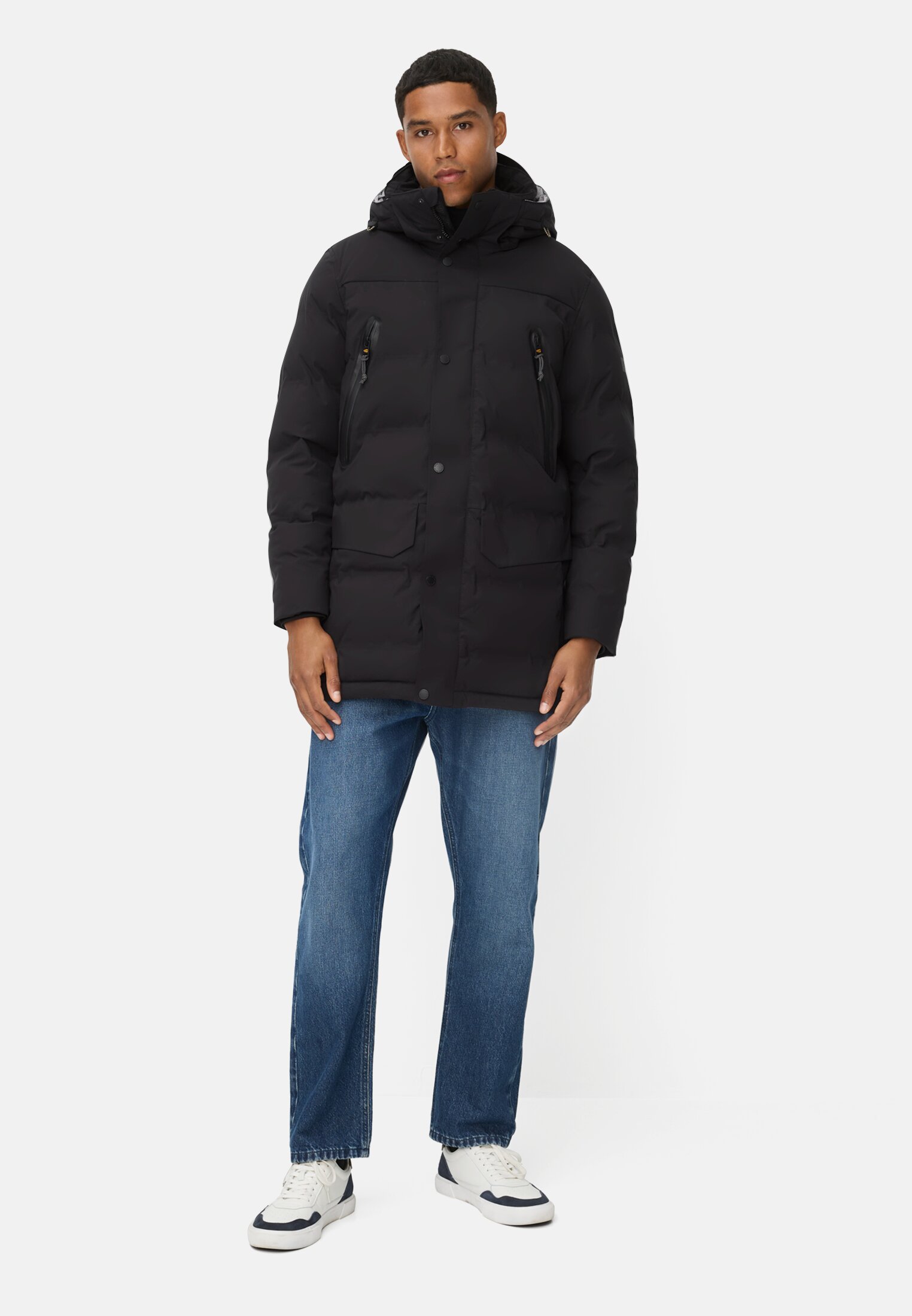 Herren teXXXactive® Jacke mit abnehmbarer Kapuze Schwarz getragen vorne Ganzkörper