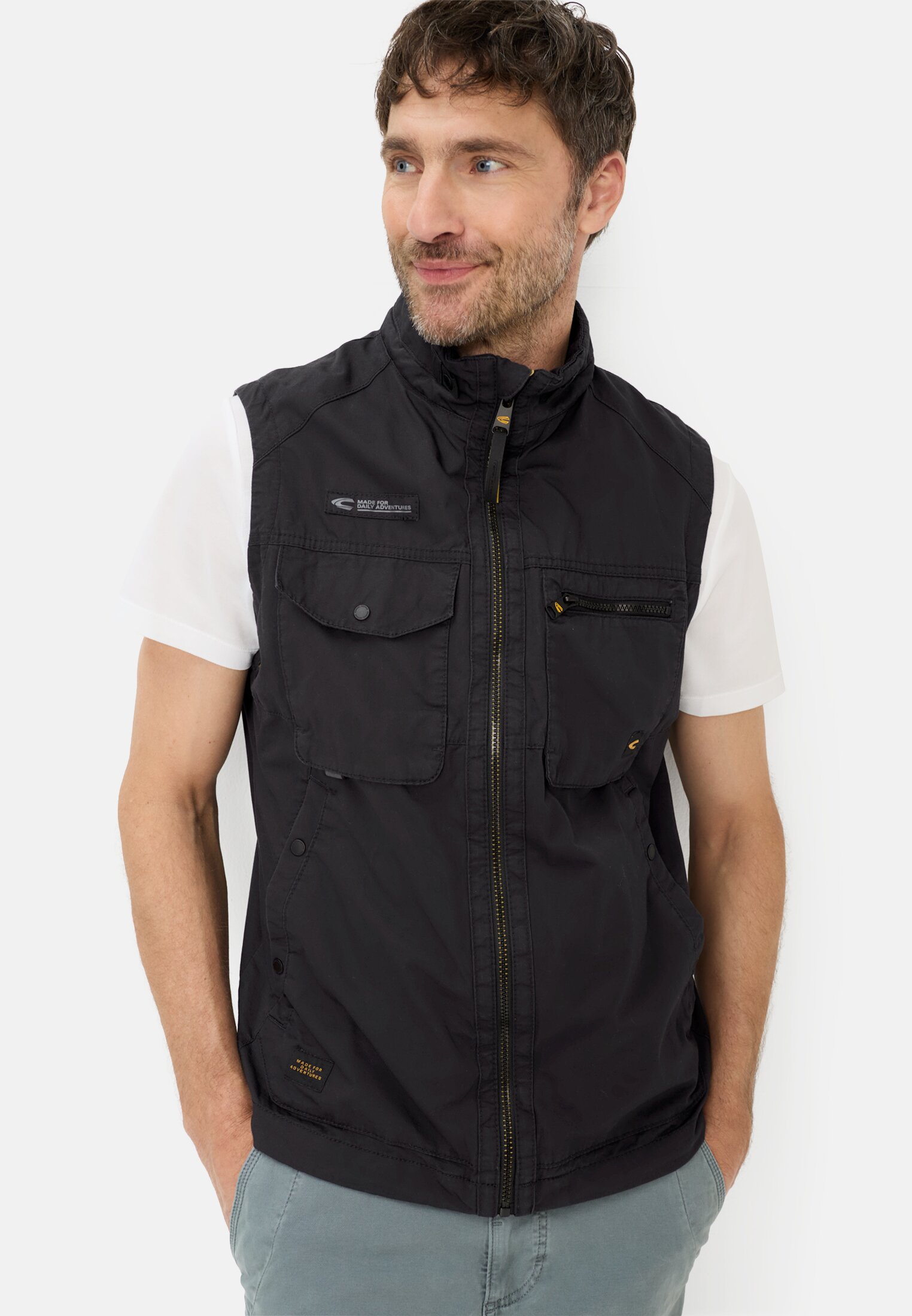 Men Outdoor vest with inner pockets Dark Blue worn emotional