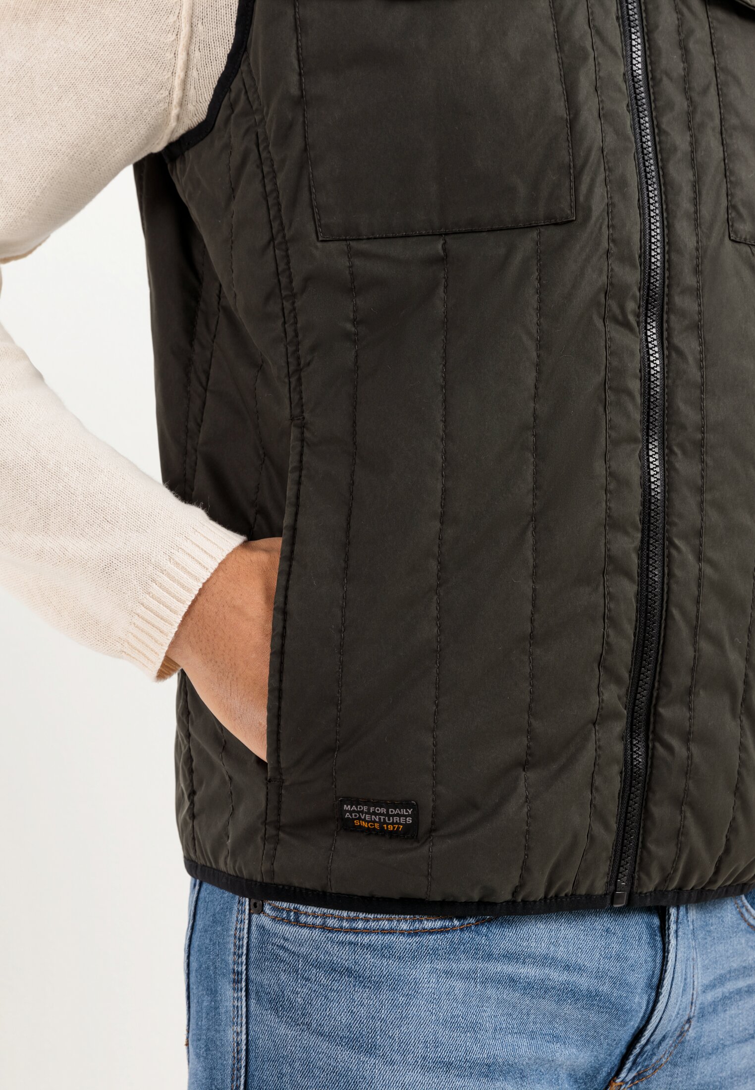 Men Quilted waistcoat with stand-up collar Olive worn detail close