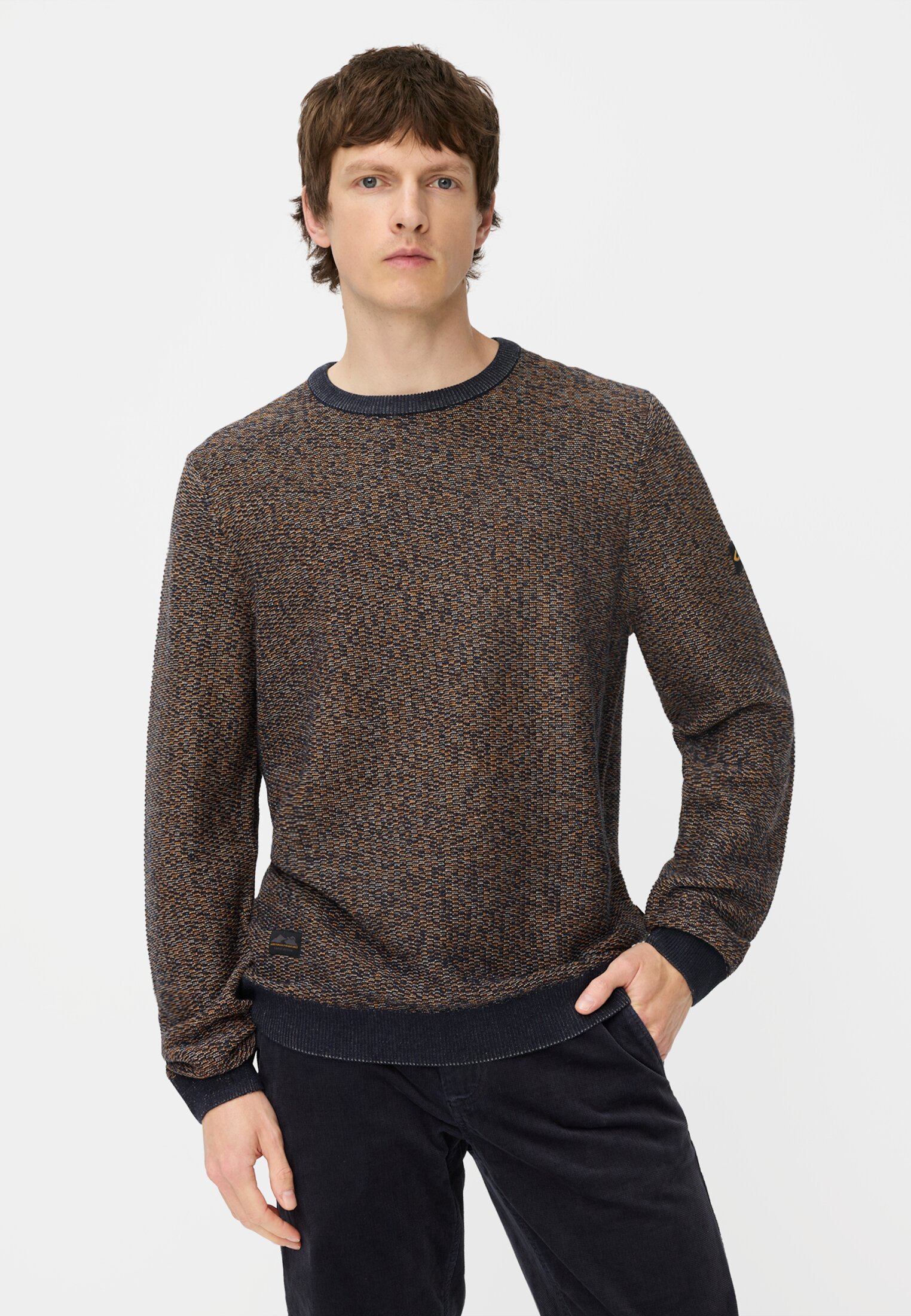 Herren Strickpullover mit Rundhalskragen Gelb getragen vorn