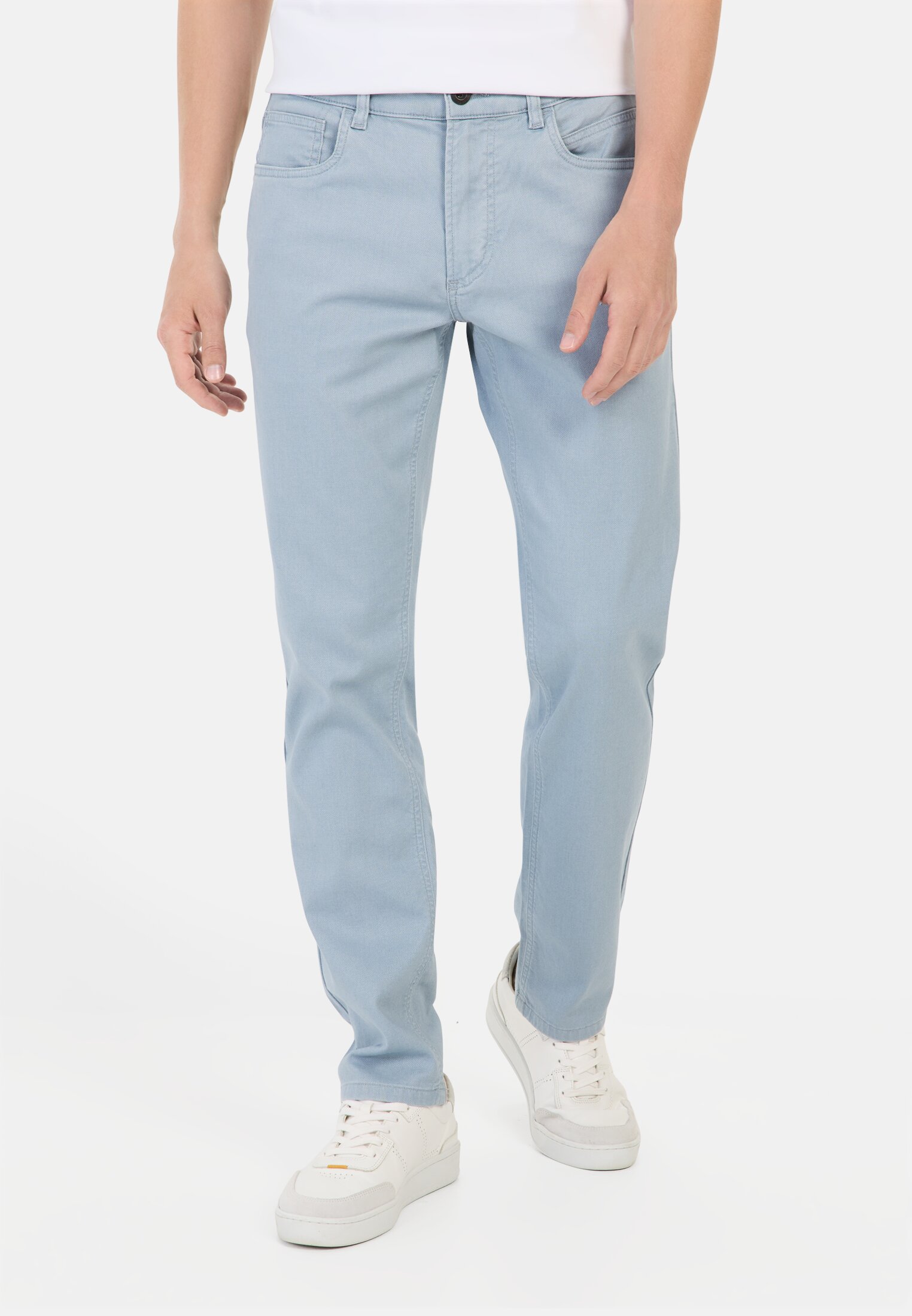 Herren Regular Fit 5-Pocket Hose Hellblau getragen vorn