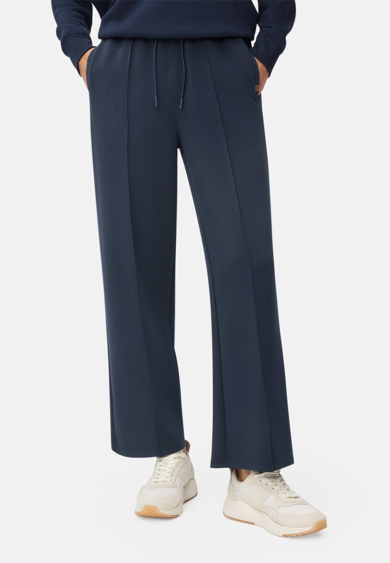 Vrouwen Casual broek in joggerstijl met elastische tailleband Middernachtblauw gedragen voor