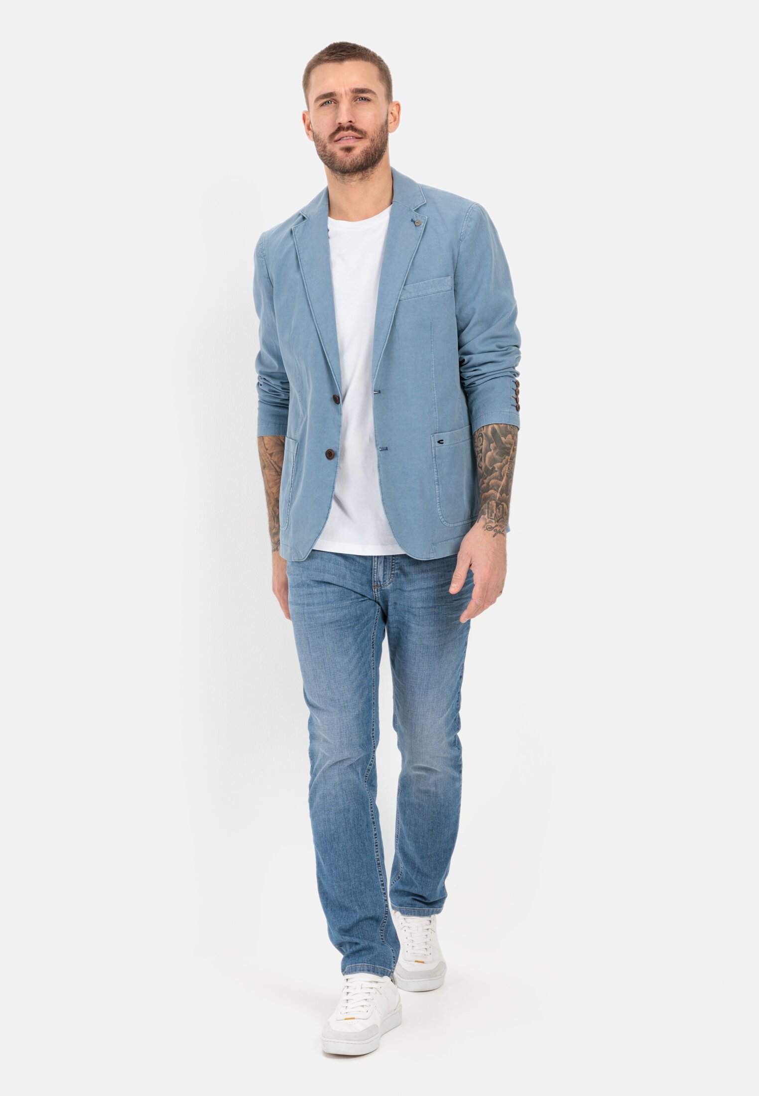 Men Casual jacket made from a cotton-linenmix Light Blue worn front full body