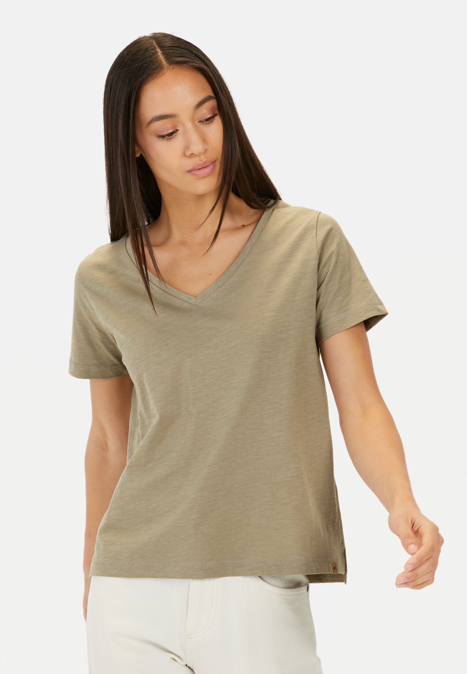 Women V-neck T-shirt made of pure cotton Brown worn front