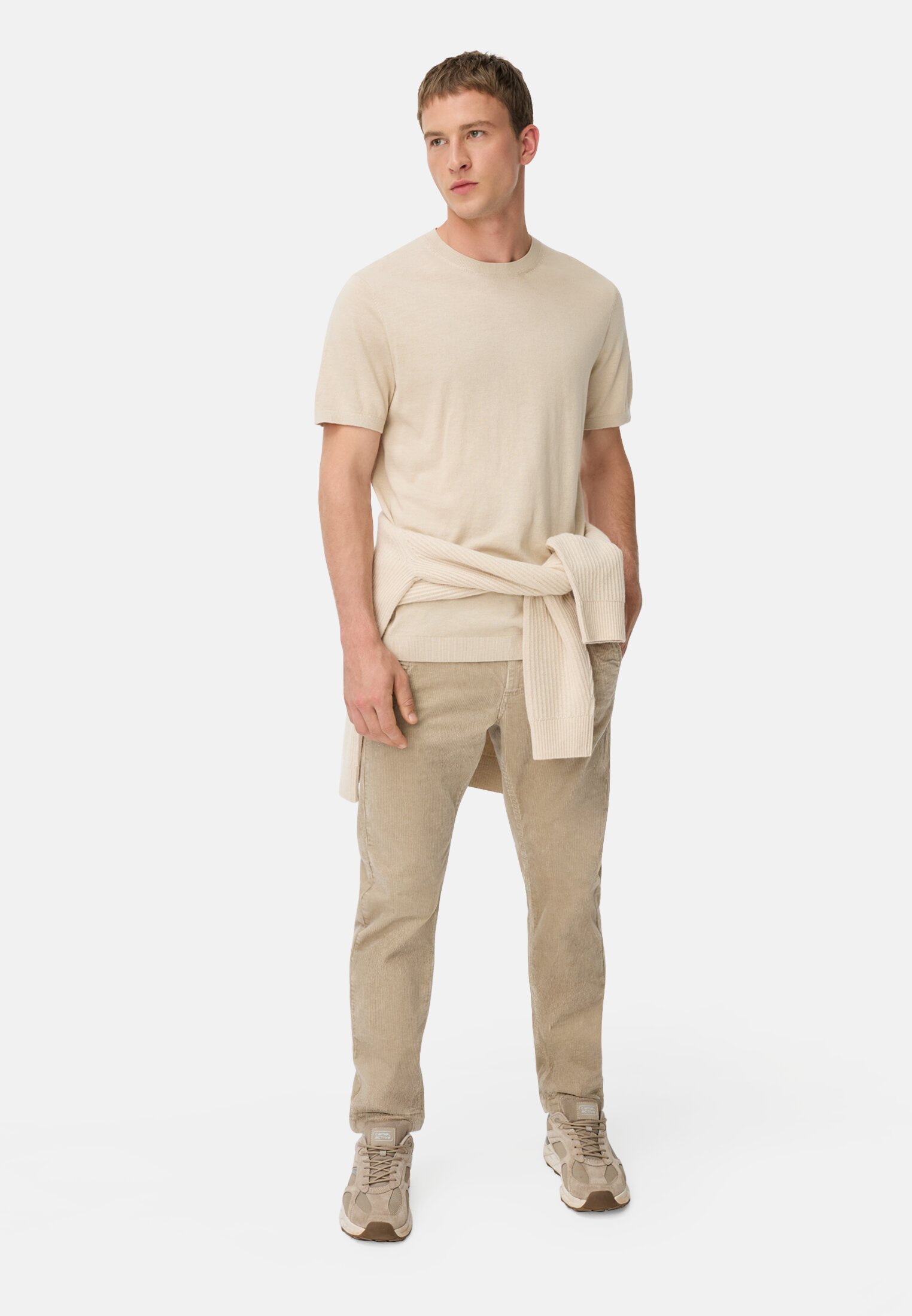 Men Knitted shirt made of pure cotton Oats worn front full body
