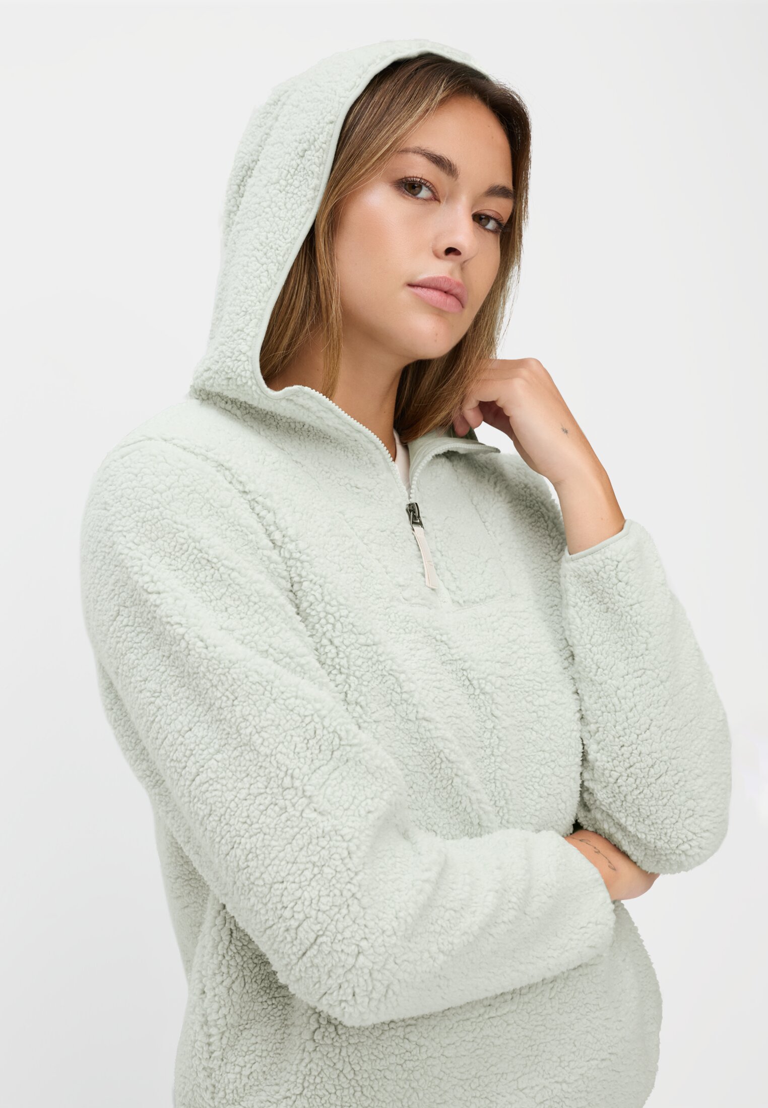 Damen Teddy-Troyer mit Reißverschluss Minze getragen emotional