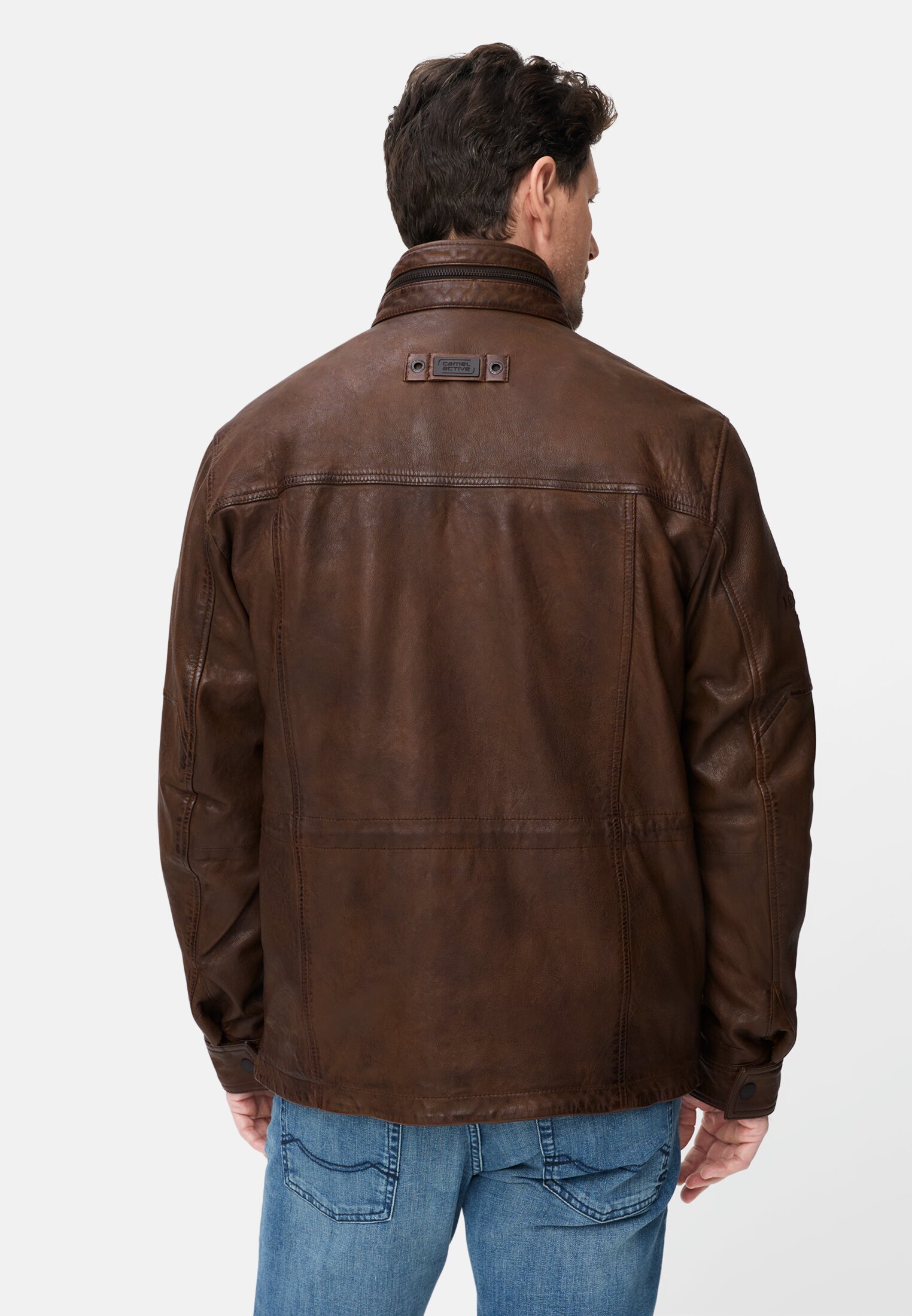 Herren Lederjacke mit Innenaschen Braun getragen hinten